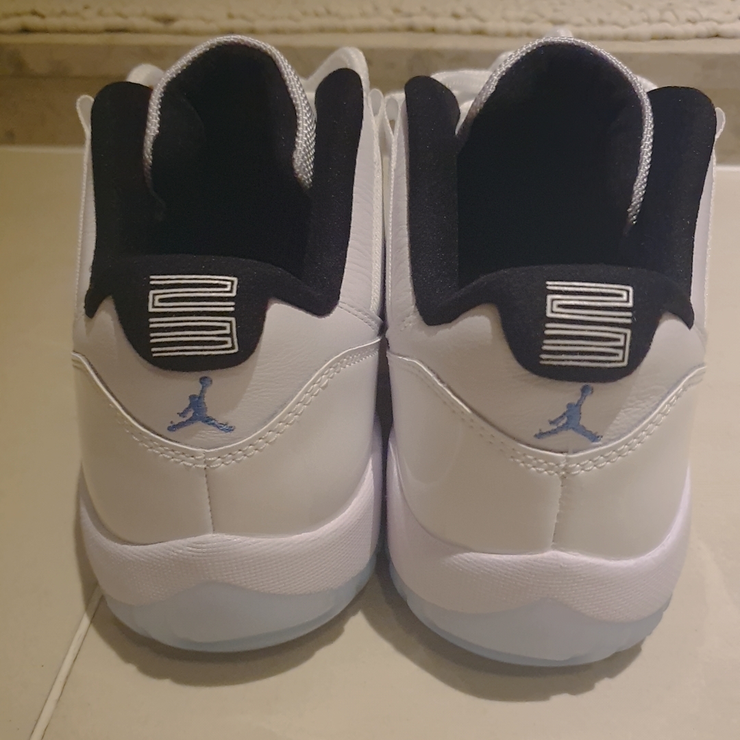 Jordan 11 Retro Low Legend Blue 착용 스타일 - 3