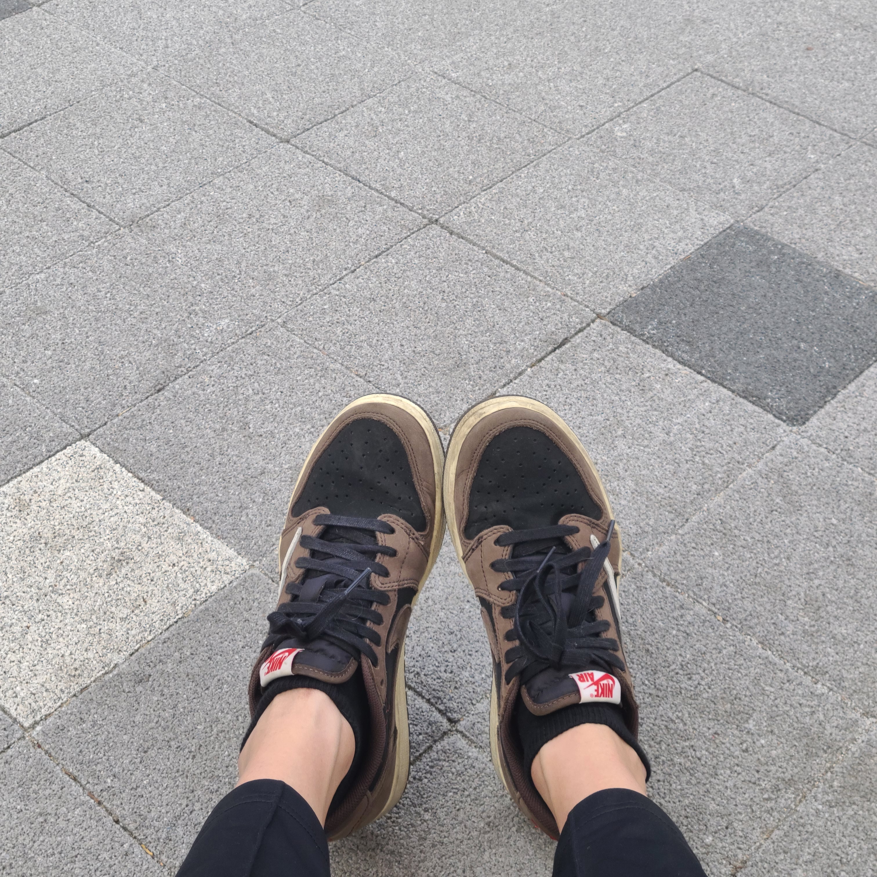 Jordan 1 x Travis Scott Retro Low OG SP Mocha 착용 스타일