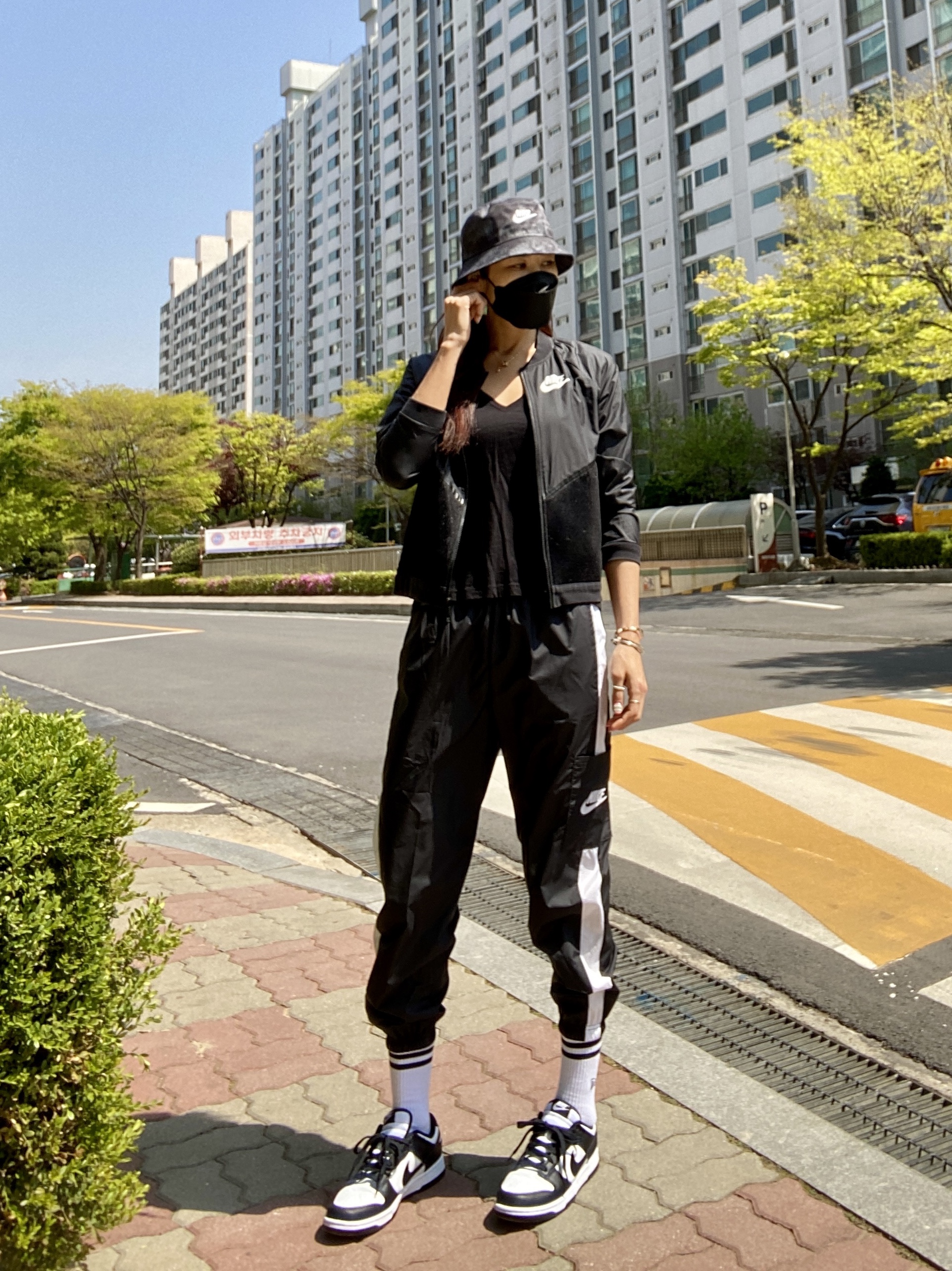 Nike Dunk Low Retro Black, (W) Nike Dunk Low Black 착용 스타일 - 1