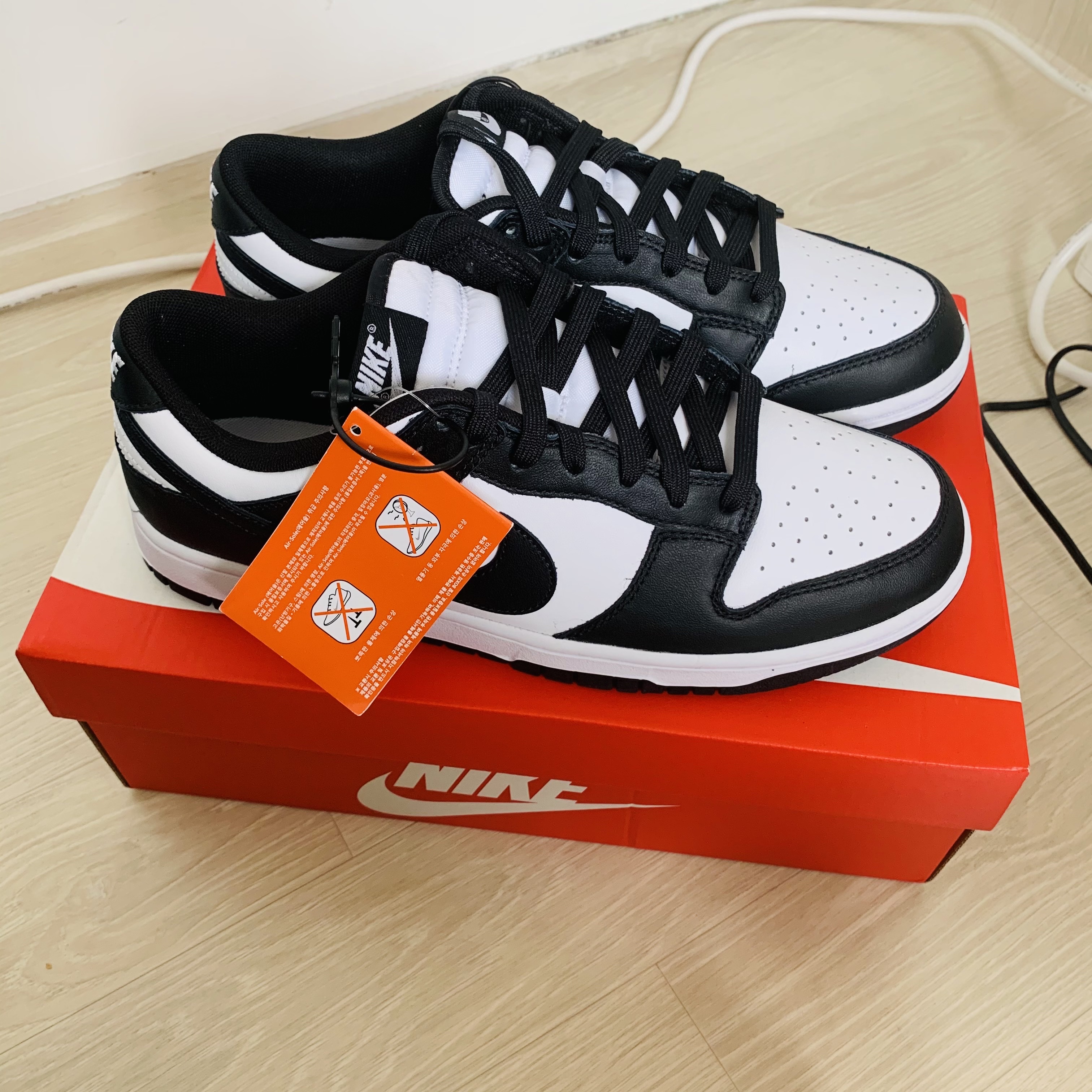 Nike Dunk Low Retro Black 착용 스타일 - 1