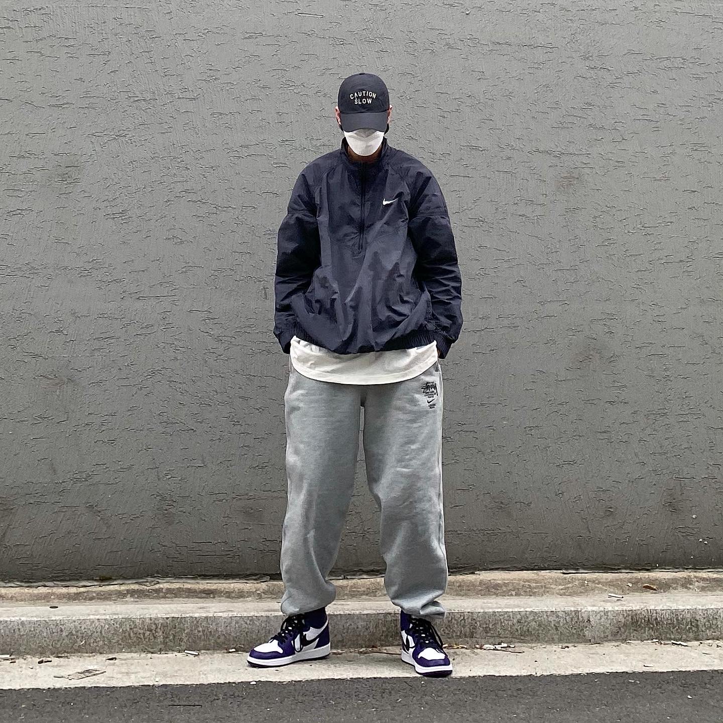 Nike x Stussy Windrunner Jacket Off Noir, Nike x Stussy NRG ZR Fleece Pants Heather Grey - US/EU 착용 스타일 - 2