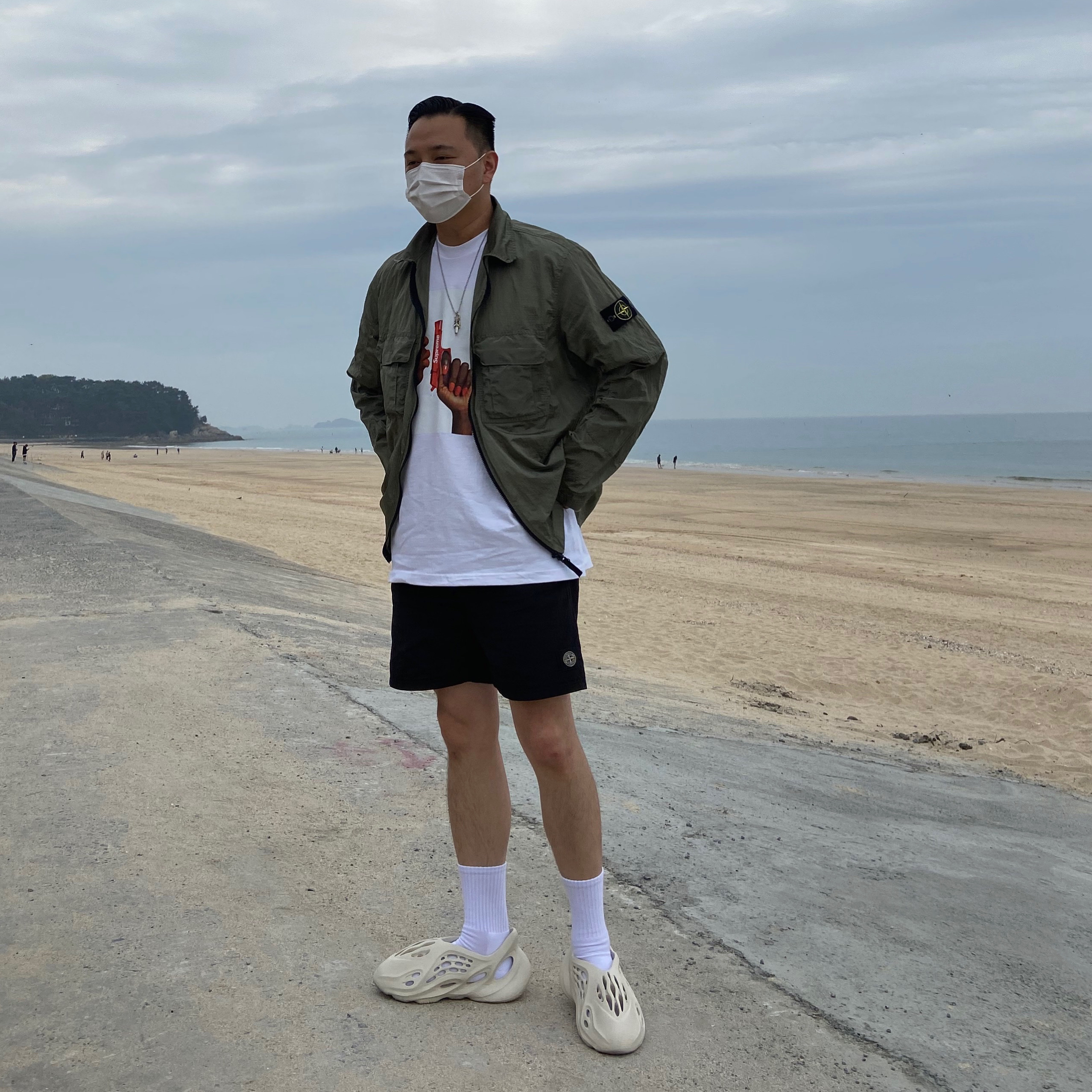 Stone Island B0943 Nylon Metal Swimming Trunk Black - 21SS, Supreme Water Pistol T-Shirt White - 21SS 착용 스타일
