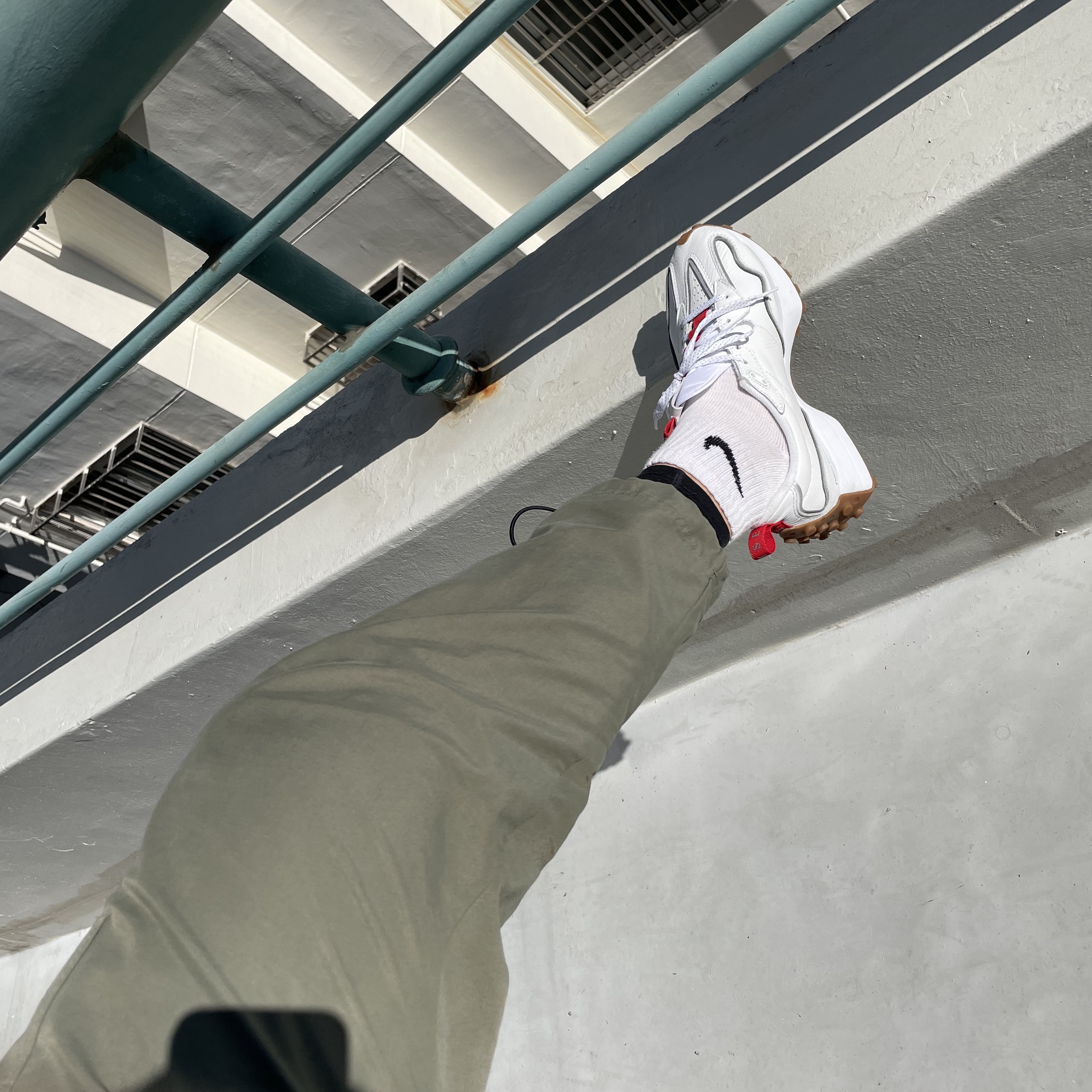 New Balance x Aries 327 White 착용 스타일