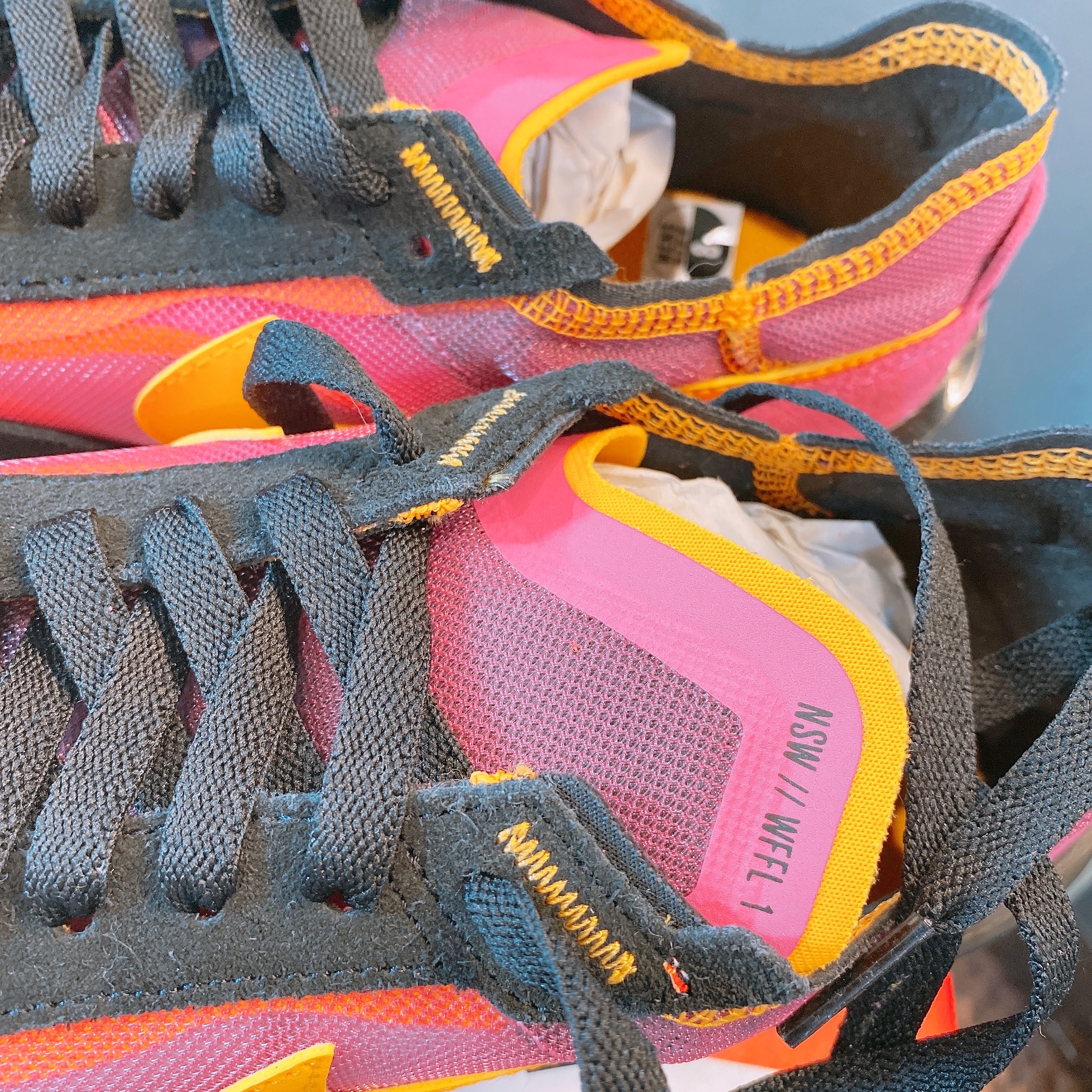 Nike Waffle One Active Fuchsia 착용 스타일 - 5