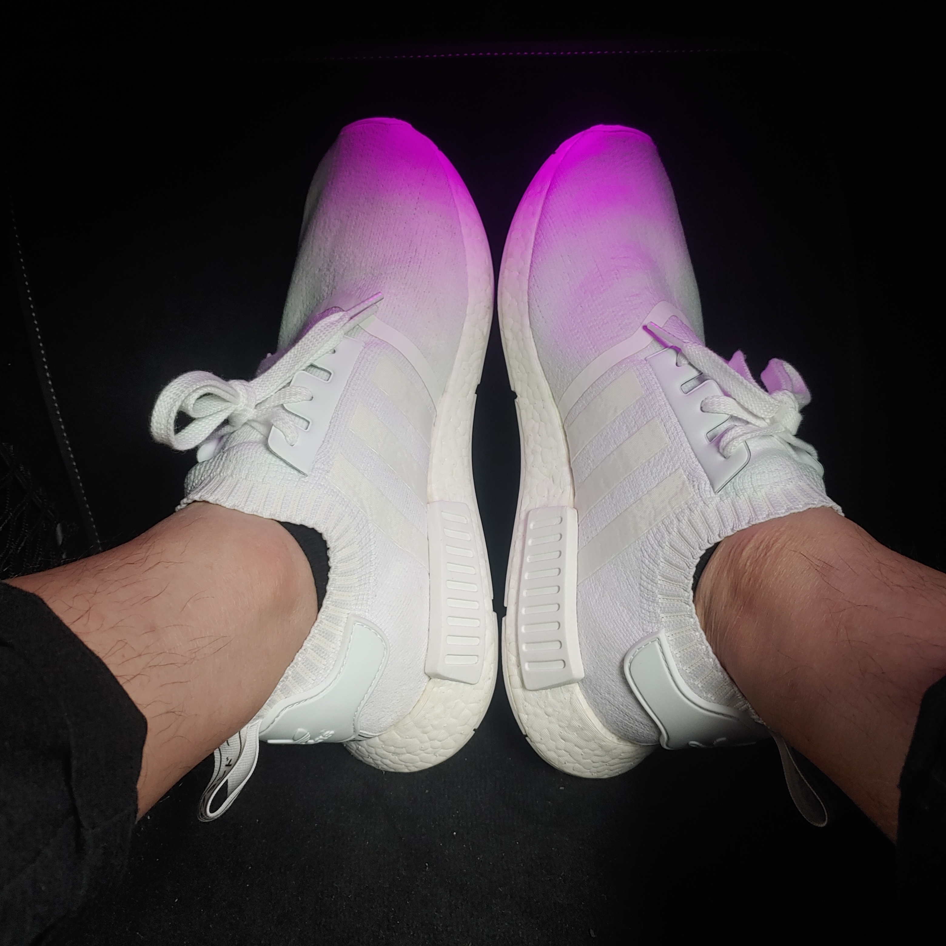 Adidas NMD R1 Japan Triple White 착용 스타일 - 1