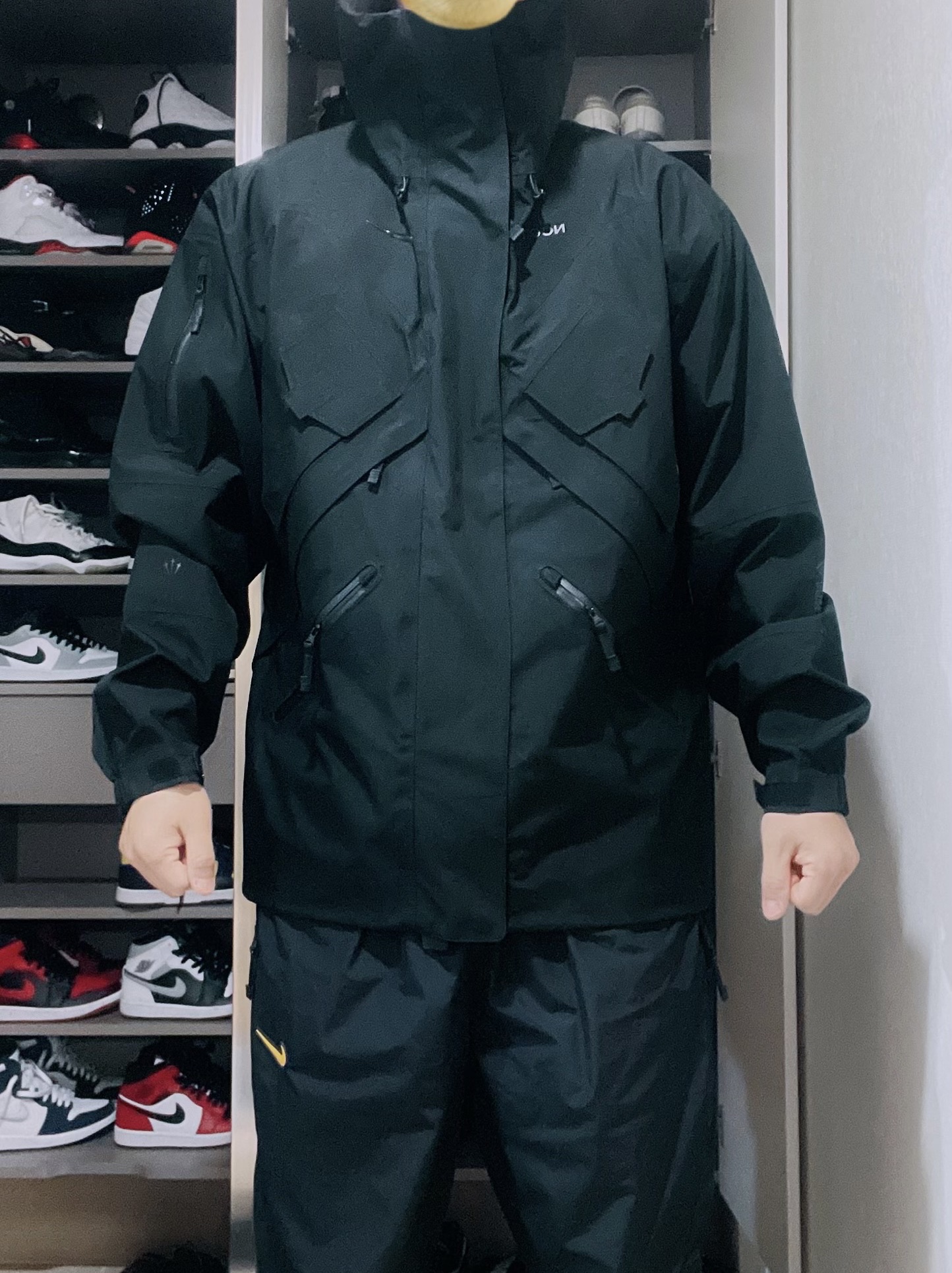Nike x Drake Nocta NRG Tech Jacket - Asia, Nike x Drake Nocta Essential Track Pants Black - Asia 착용 스타일 - 3