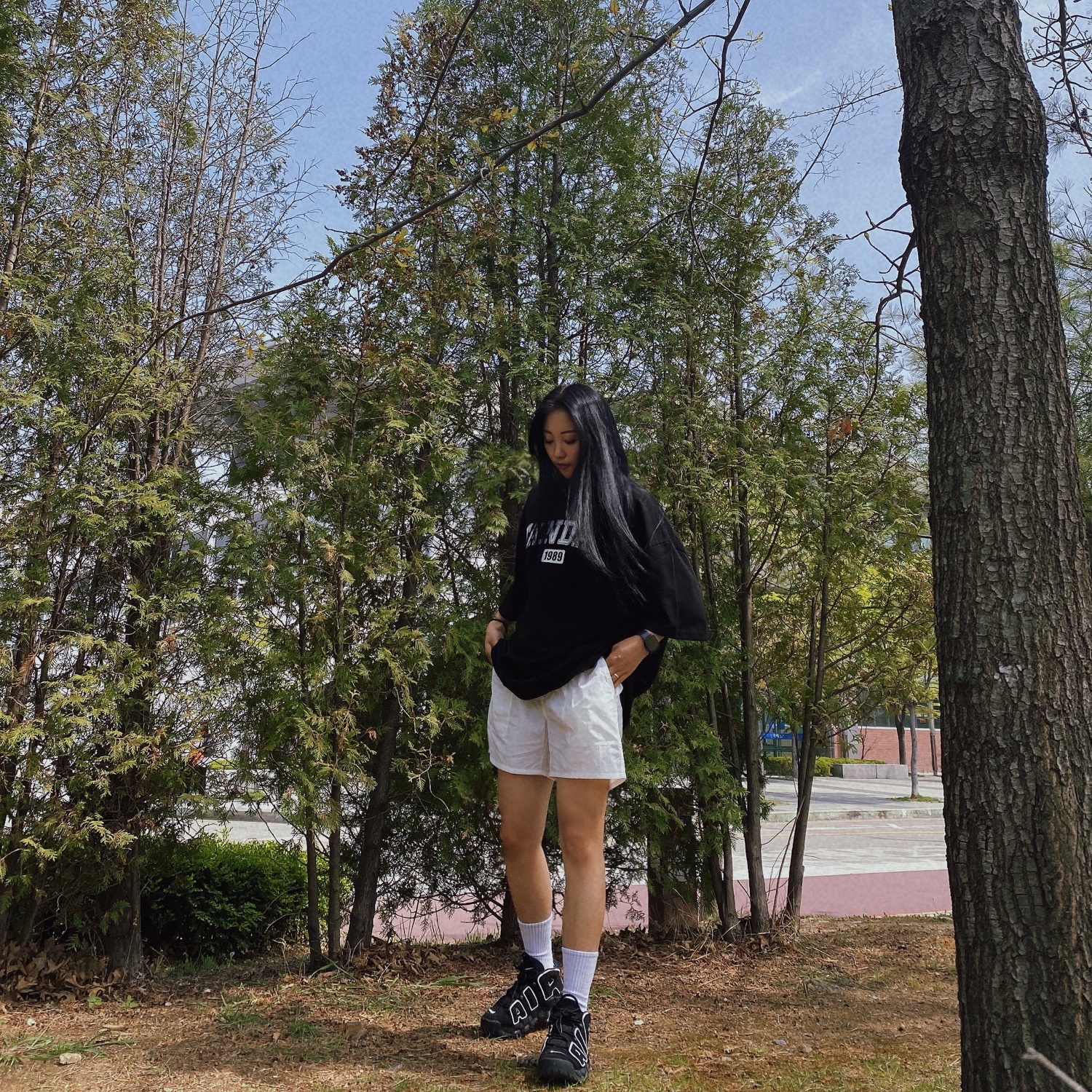 (GS) Nike Air More Uptempo Black White 2020 착용 스타일 - 1