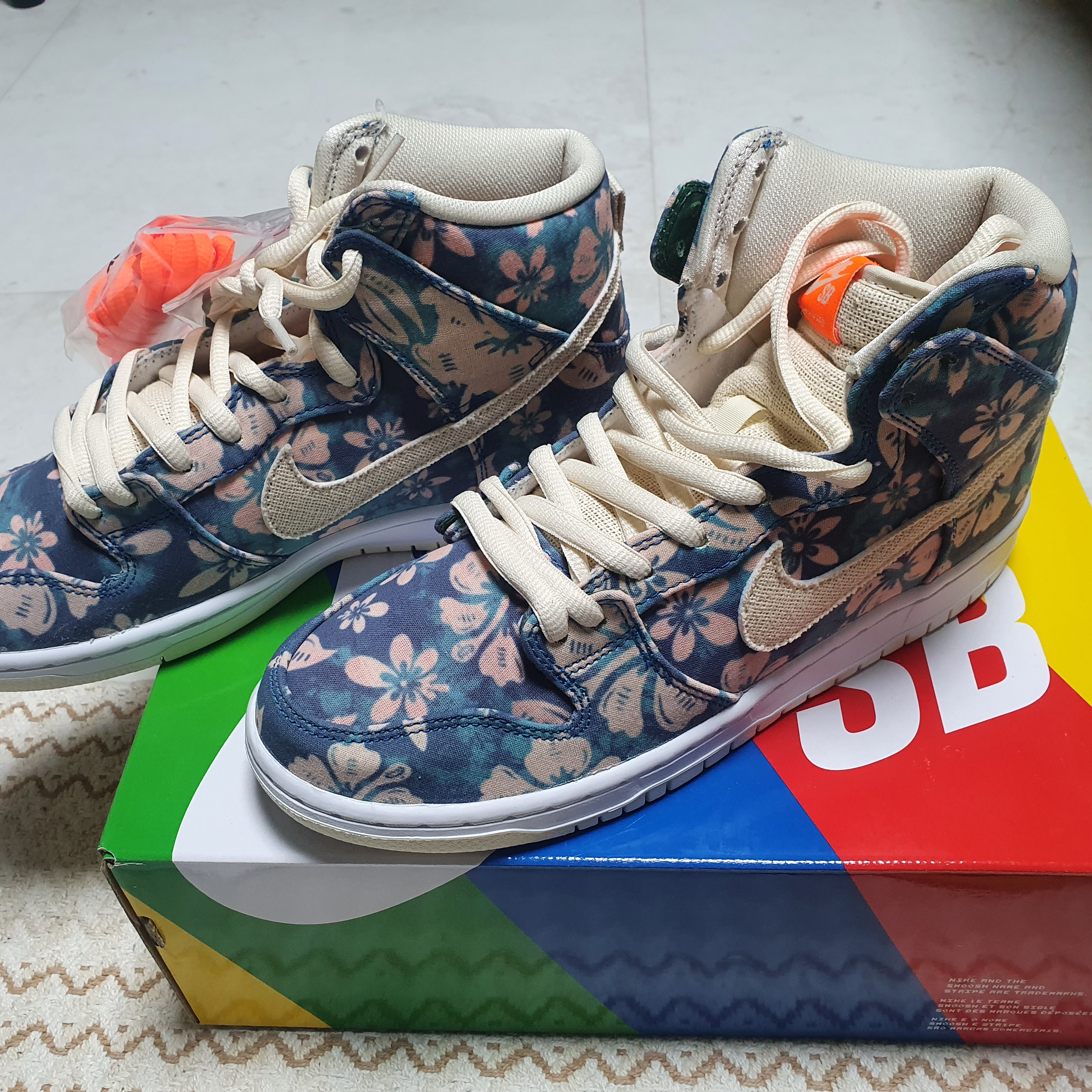 Nike SB Dunk High Pro Hawaii 착용 스타일