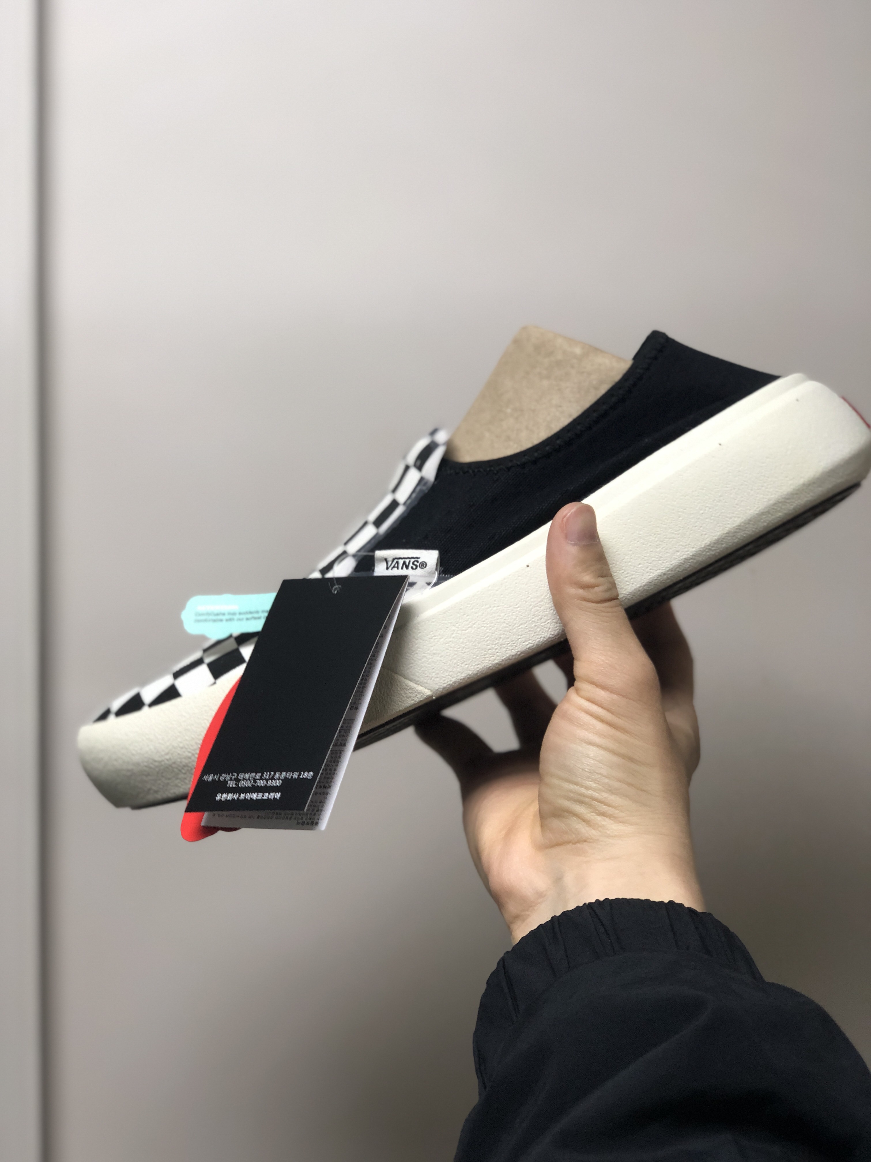 Vans Checkerboard Comfycush One Black 착용 스타일