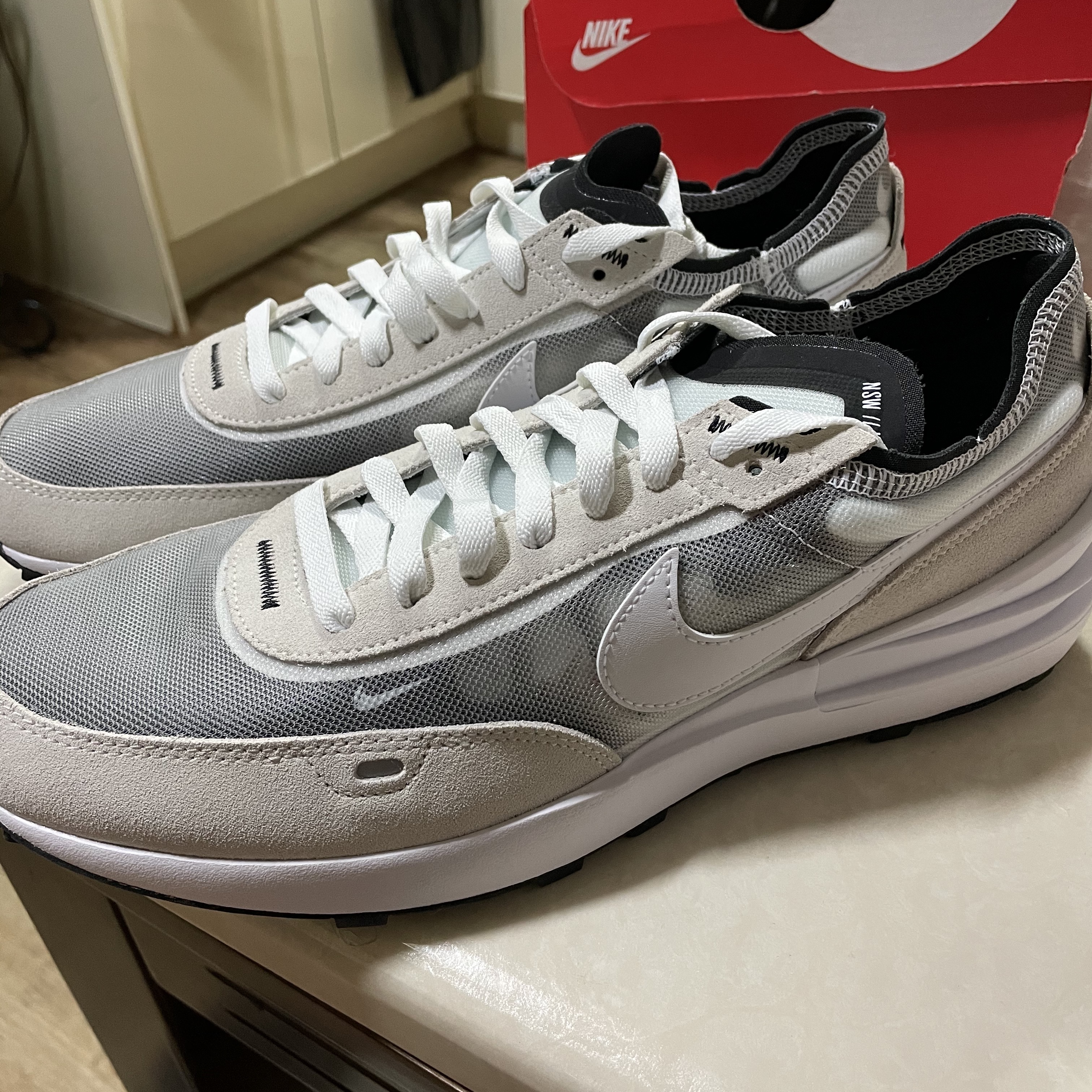 Nike Waffle One Infinite Lilac 착용 스타일 - 2