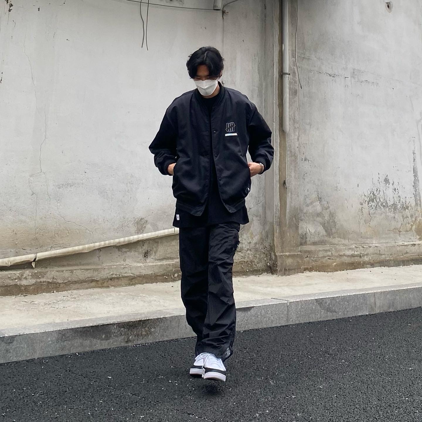 Jordan 3 x Fragment Retro SP White Black, Supreme x Stone Island Painted Camo Nylon Cargo Pants Black - 20FW 착용 스타일 - 1