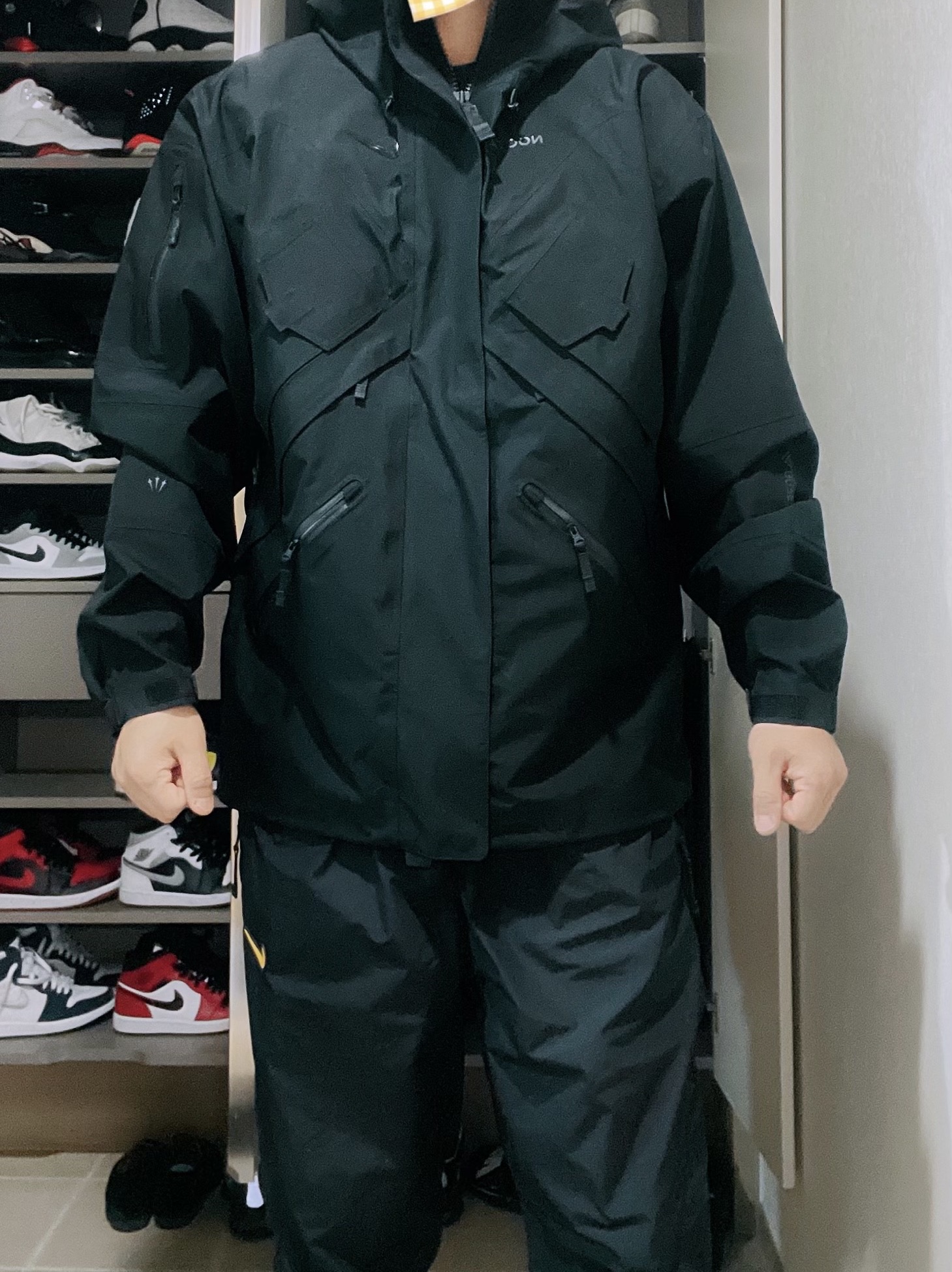Nike x Drake Nocta NRG Tech Jacket - Asia, Nike x Drake Nocta Essential Track Pants Black - Asia 착용 스타일 - 1