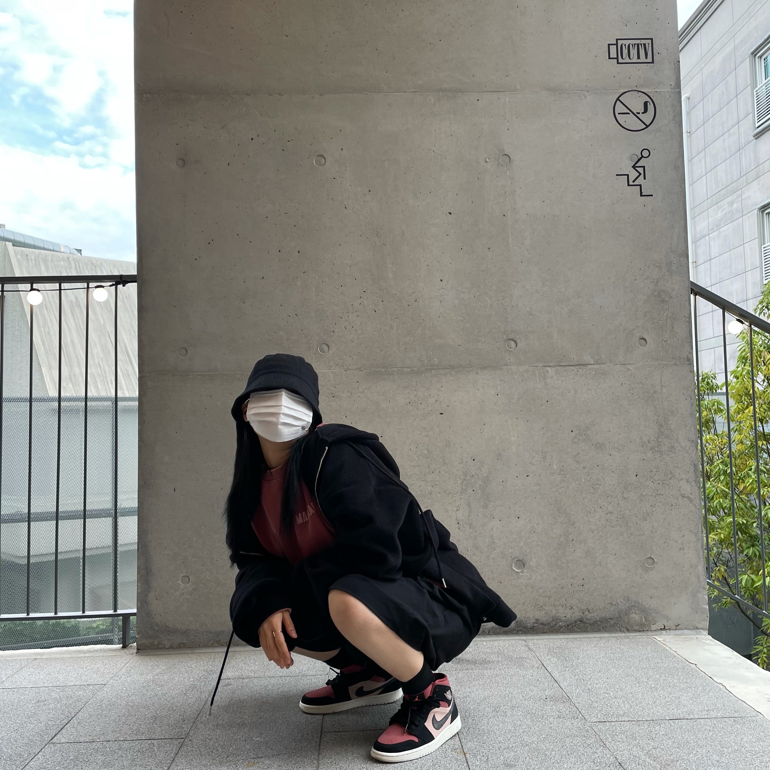 (W) Jordan 1 Mid Burgundy Dusty Pink 착용 스타일 - 1