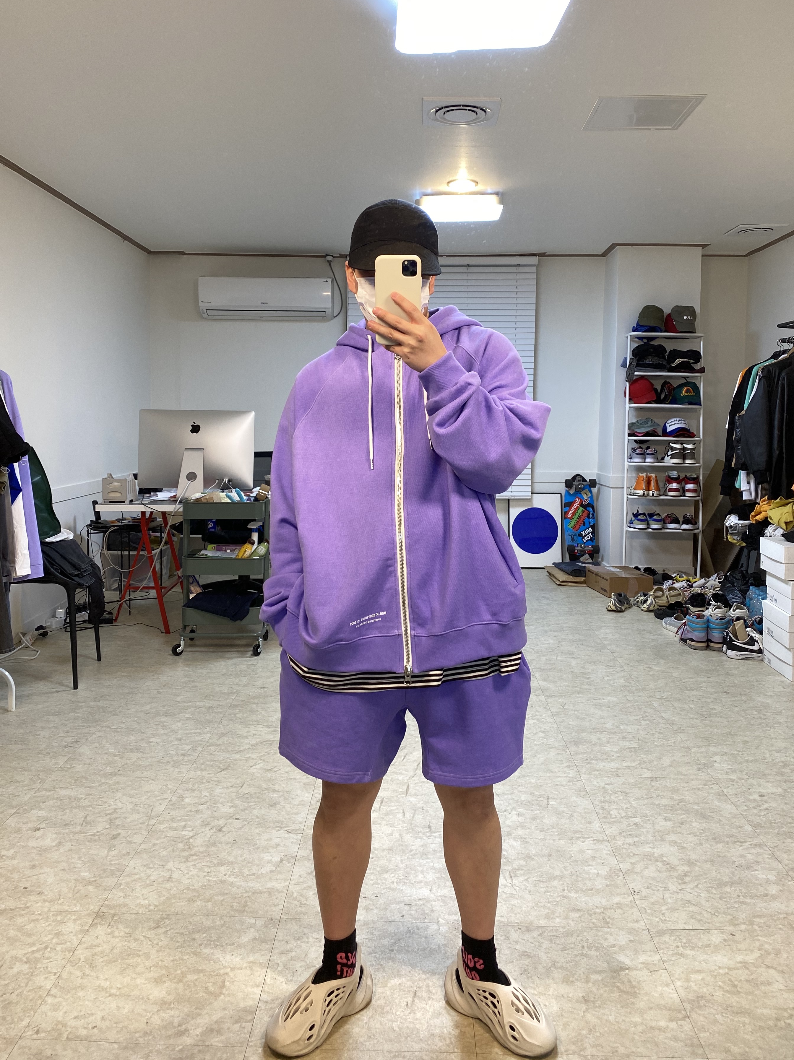 Adidas Yeezy Foam RNNR Ararat 착용 스타일