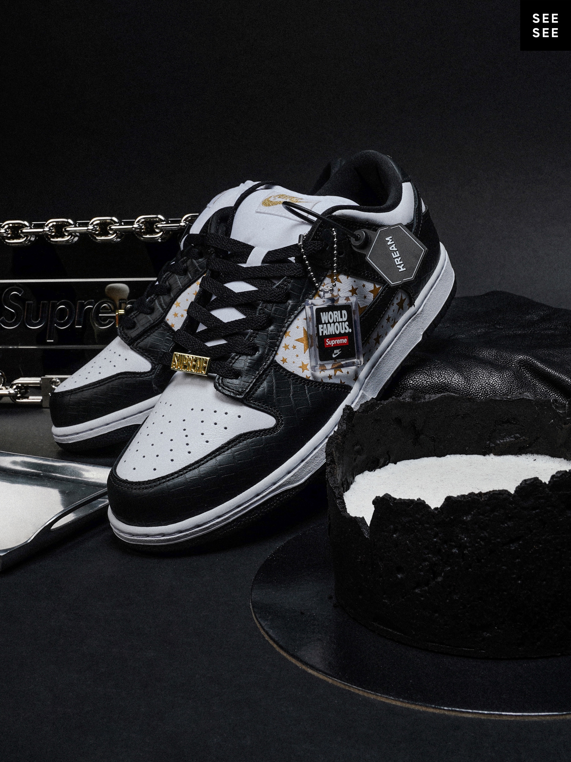 Nike x Supreme SB Dunk Low Black 착용 스타일 - 3