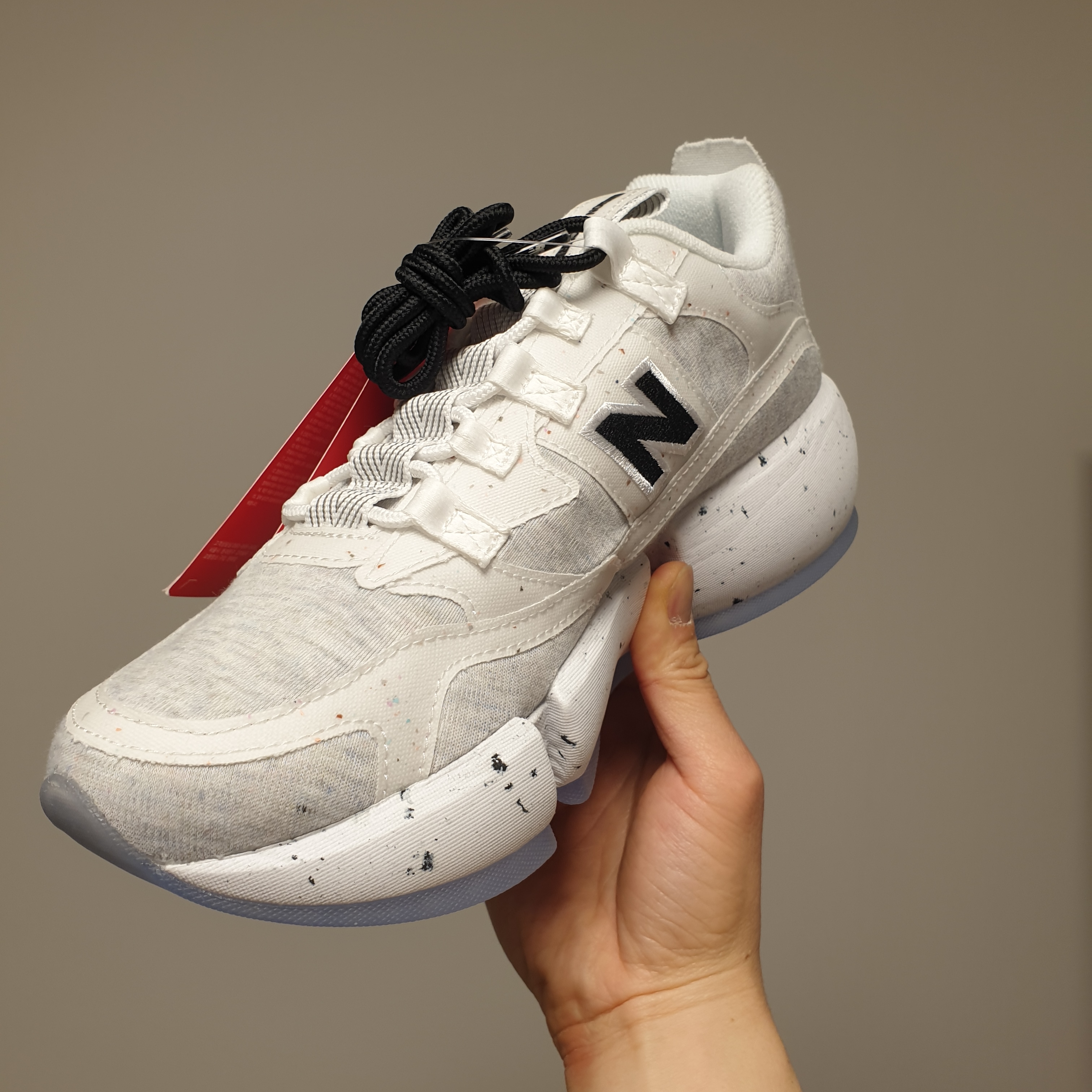 New Balance x Jaden Smith Vision Racer Natural 착용 스타일 - 1