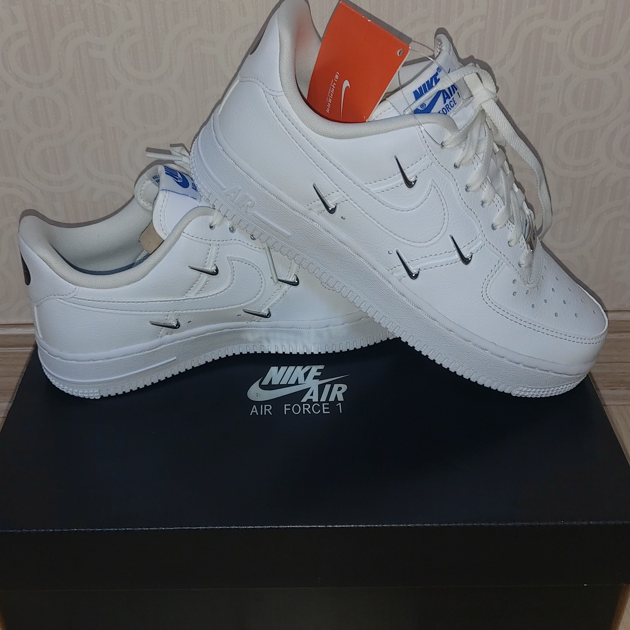 (W) Nike Air Force 1 Low '07 LX Chrome Luxe 착용 스타일