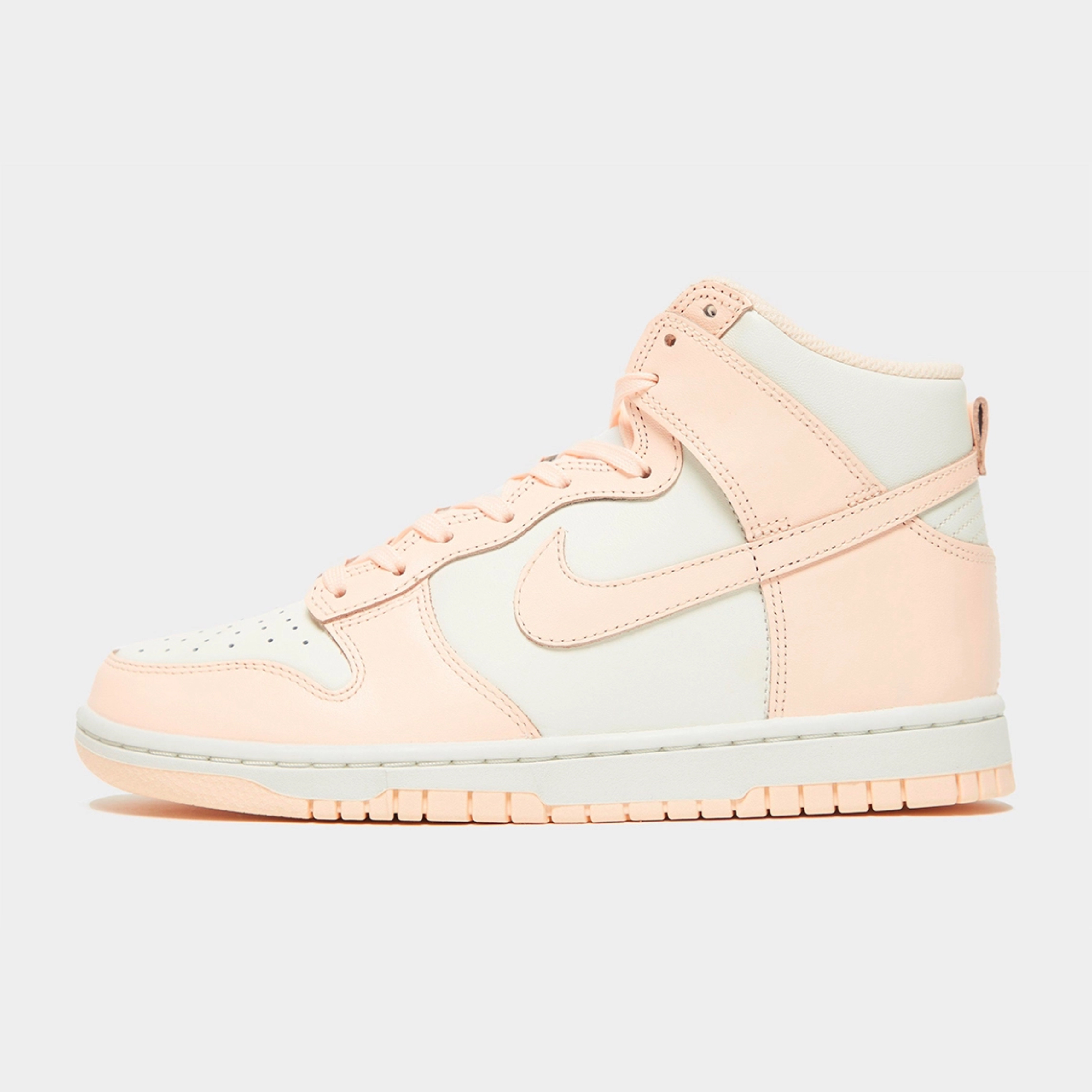 (W) Nike Dunk High Crimson Tint 착용 스타일 - 2