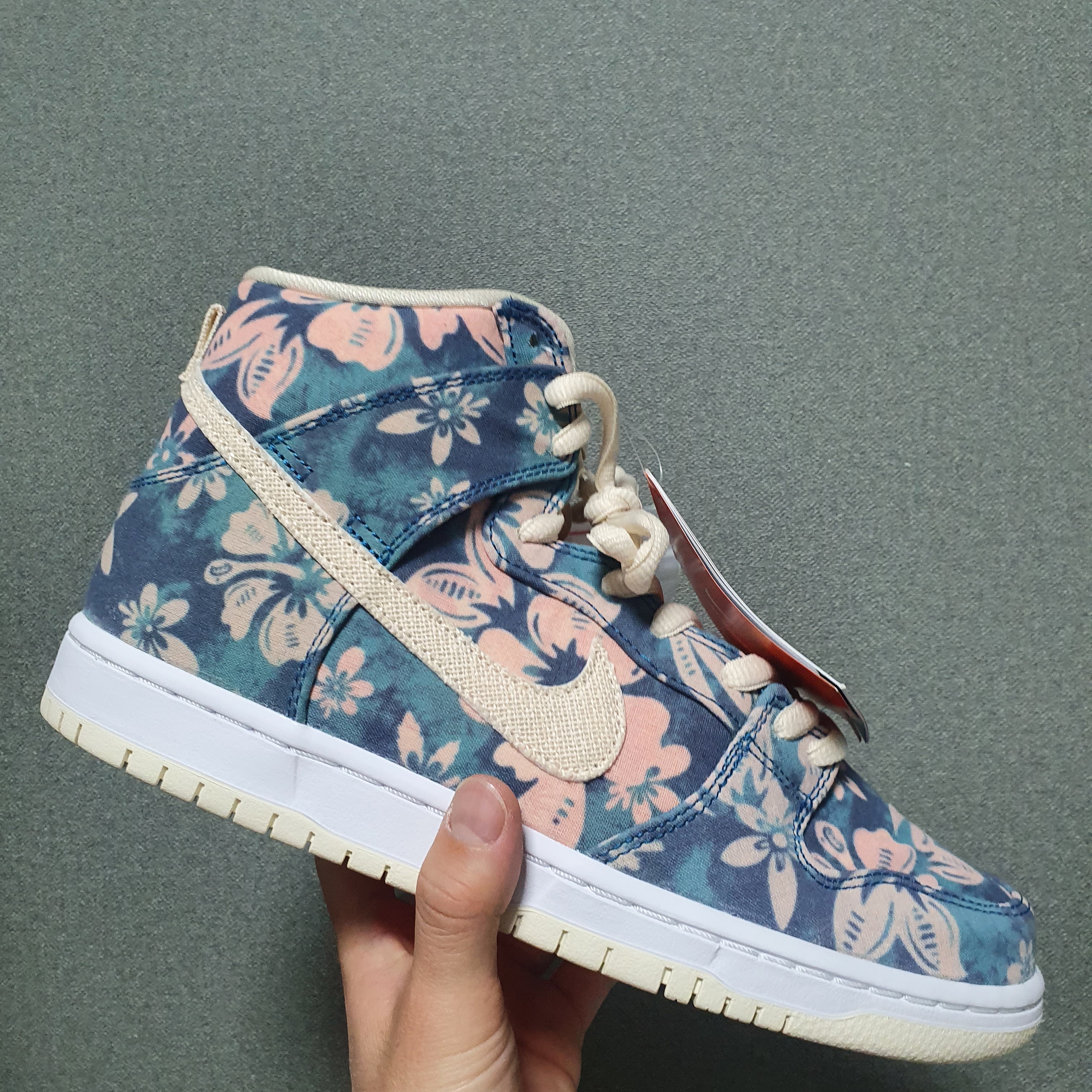 Nike SB Dunk High Pro Hawaii 착용 스타일