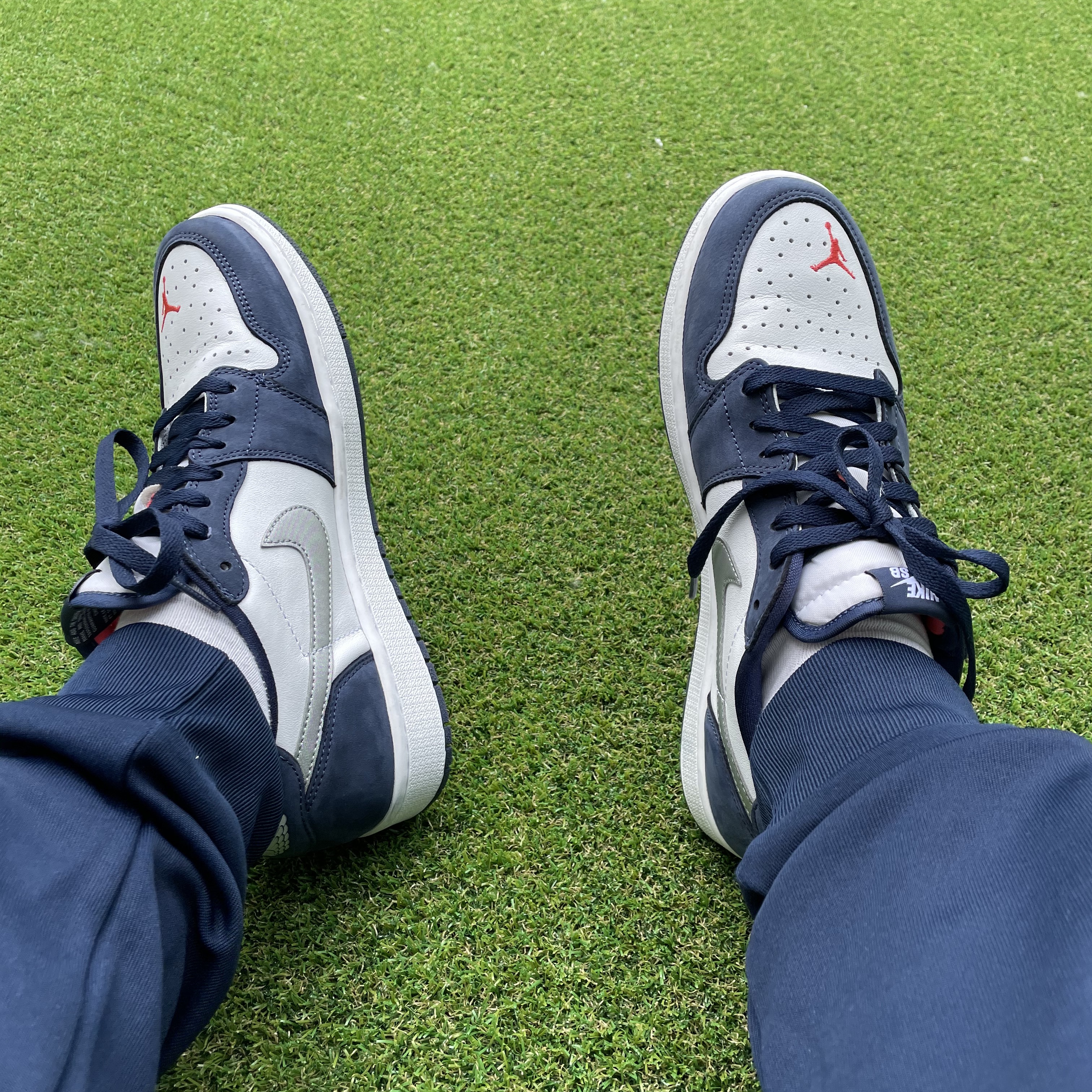 Jordan 1 Low SB Koston Midnight Navy 착용 스타일