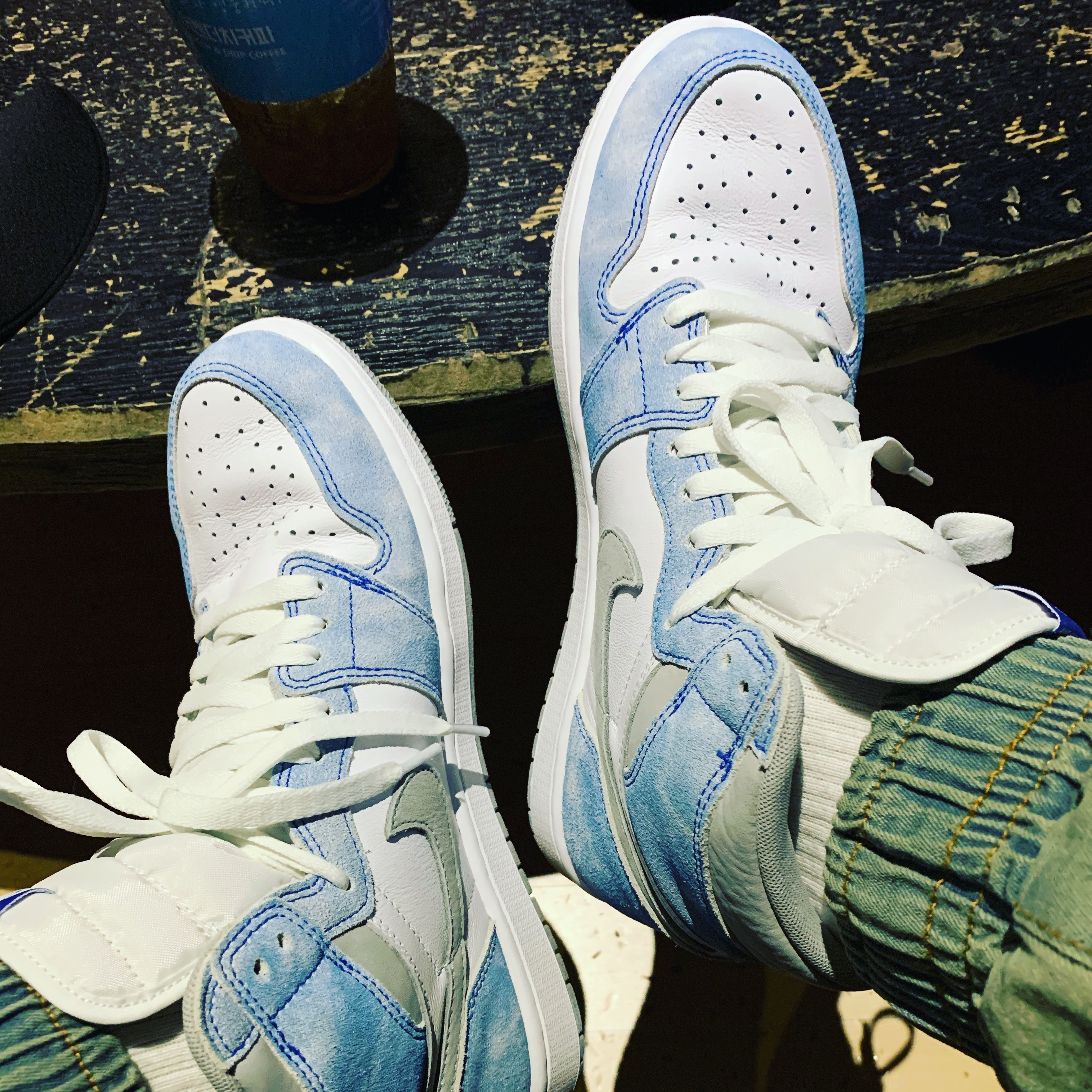 Jordan 1 Retro High OG Hyper Royal 착용 스타일