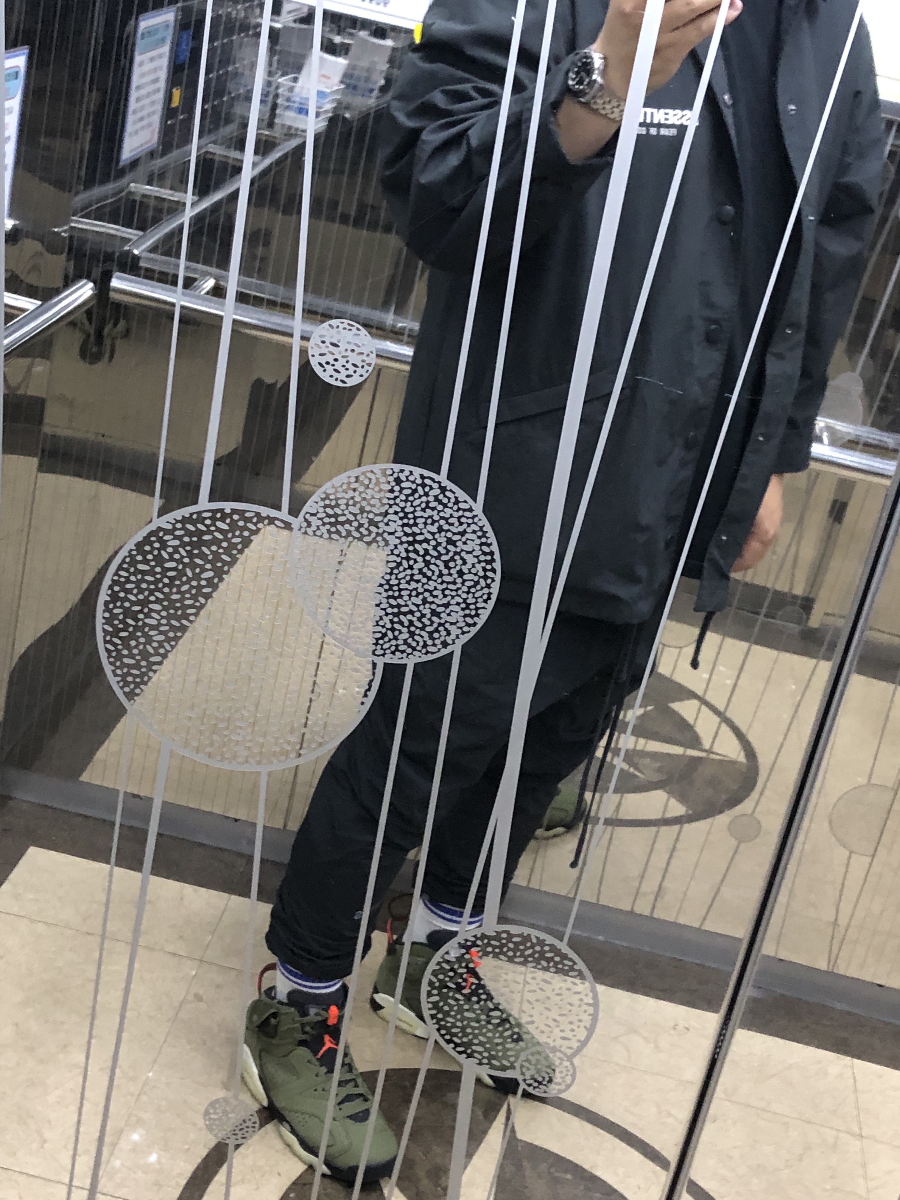 Jordan 6 x Travis Scott Retro Olive, Essentials Track Pants Black - 20FW 착용 스타일