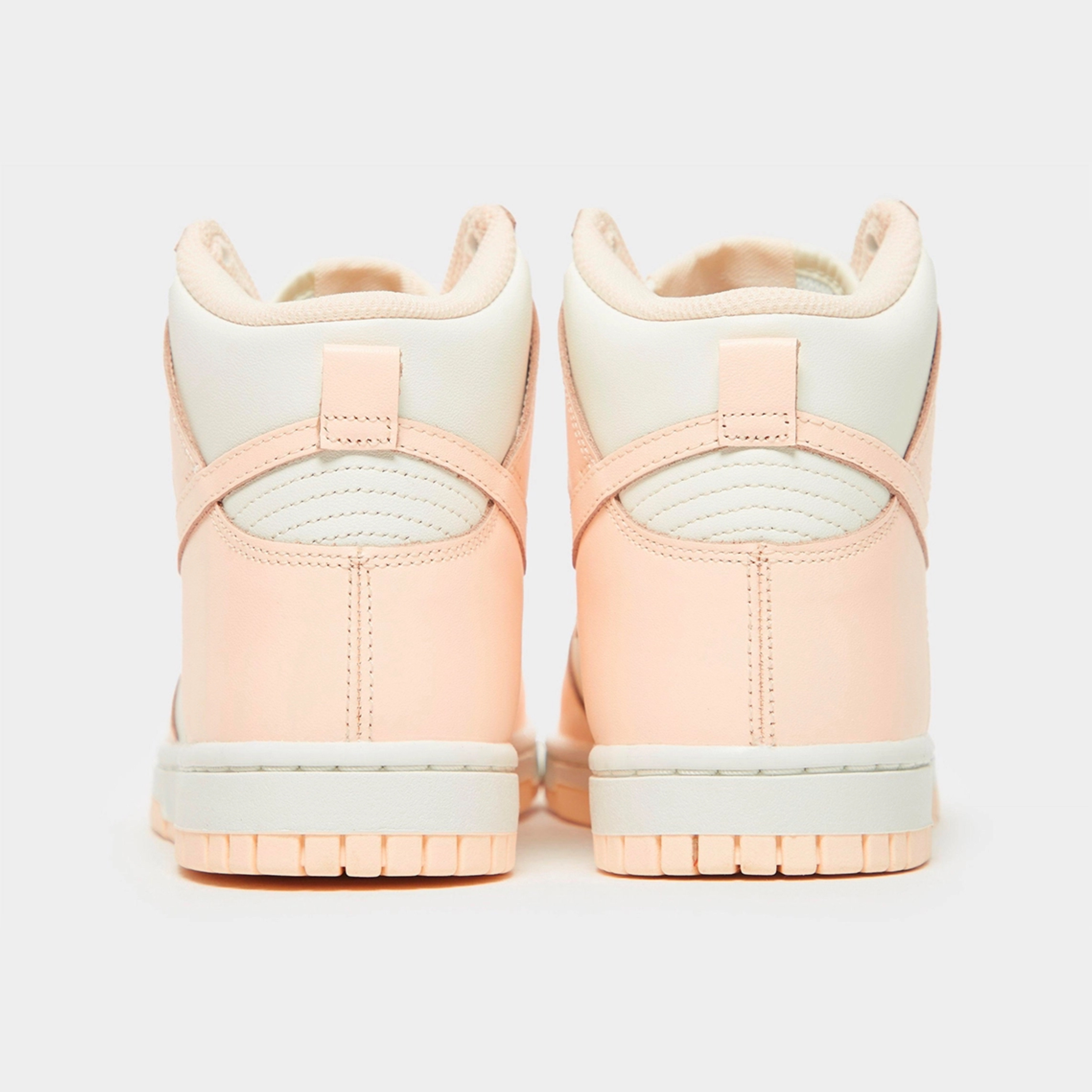 (W) Nike Dunk High Crimson Tint 착용 스타일 - 4