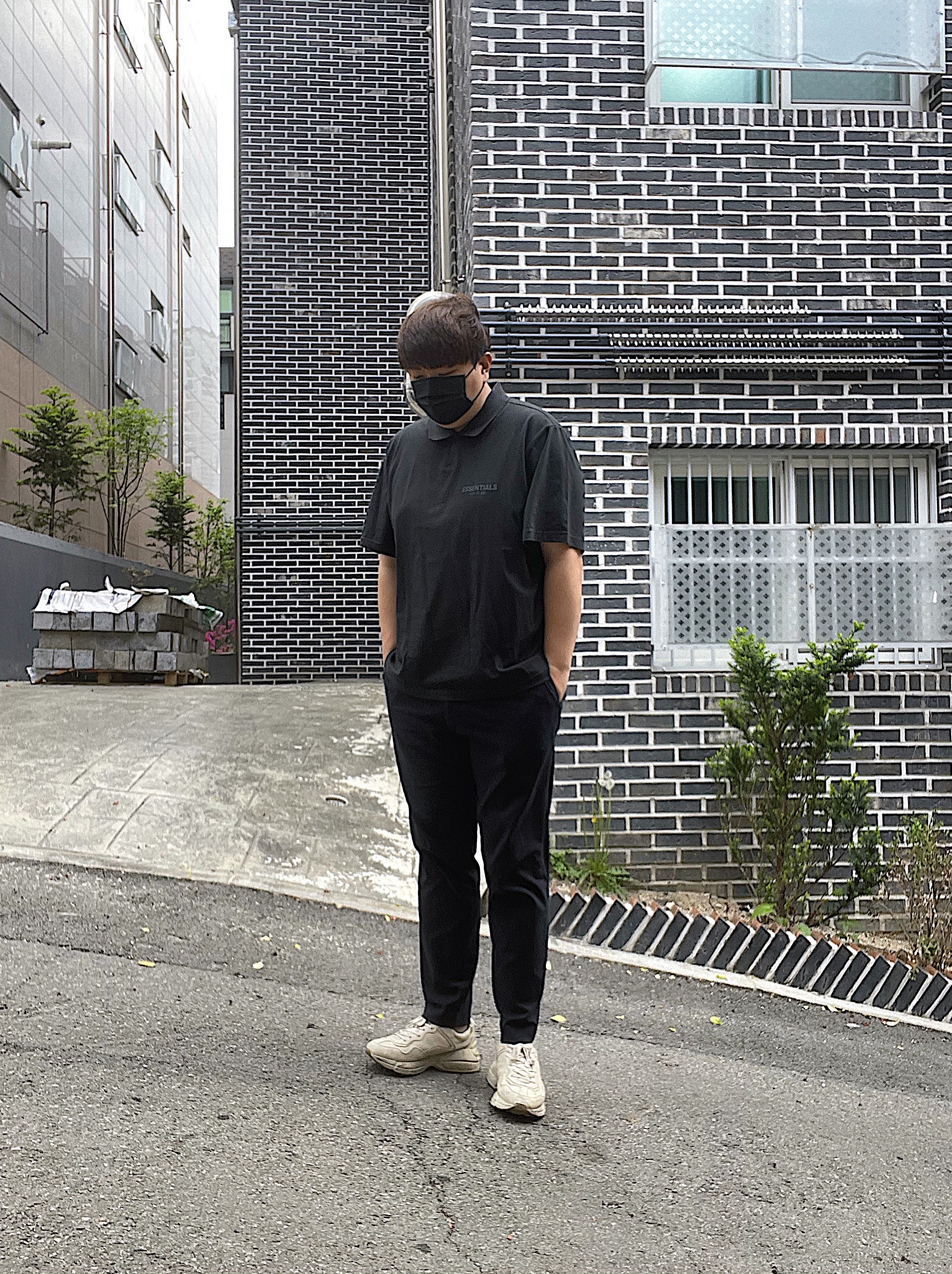 Essentials Short Sleeve Boxy Polo Dark Slate/Stretch Limo/Black - 20SS, Gucci Rhyton Leather Sneakers Distressed Ivory 착용 스타일