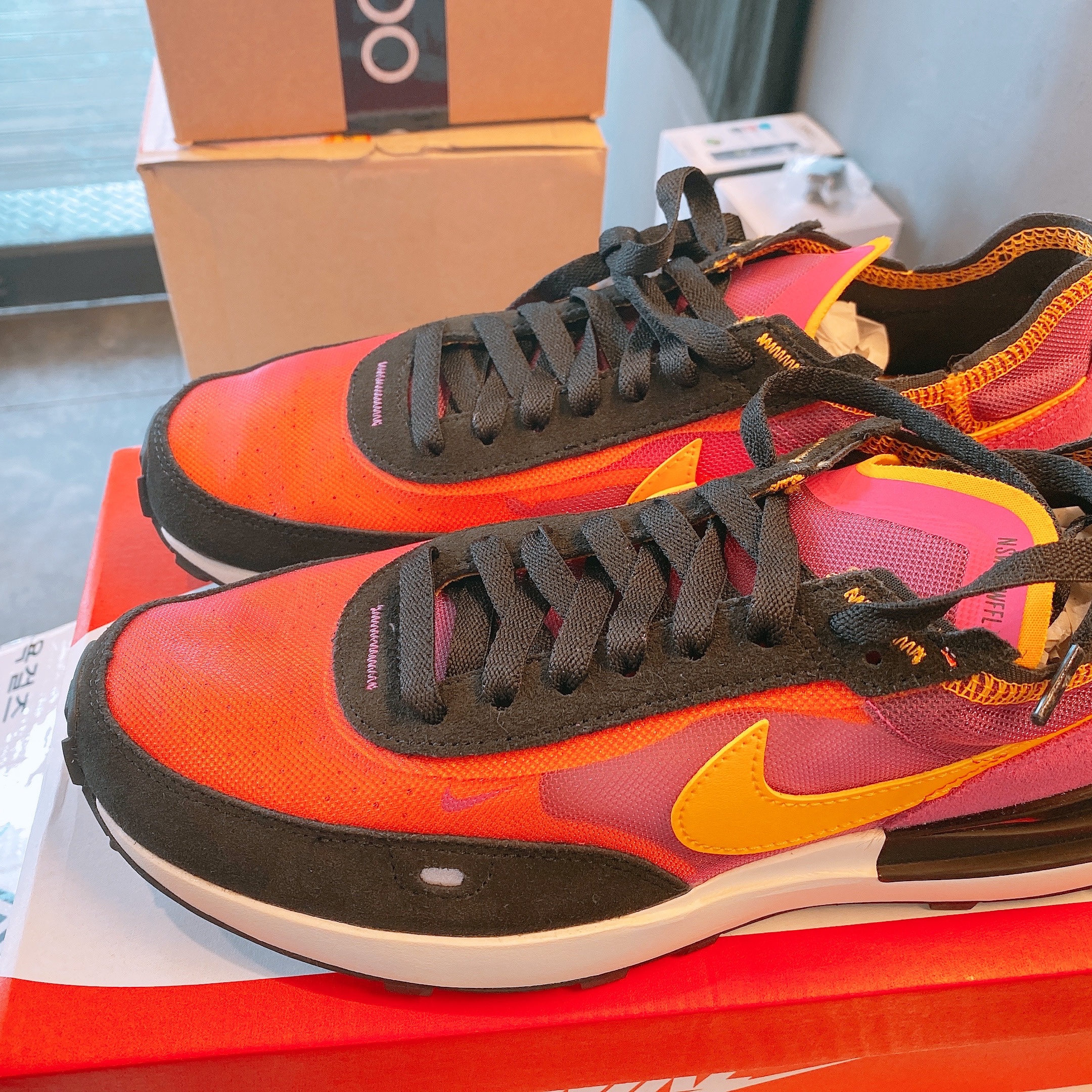 Nike Waffle One Active Fuchsia 착용 스타일 - 1