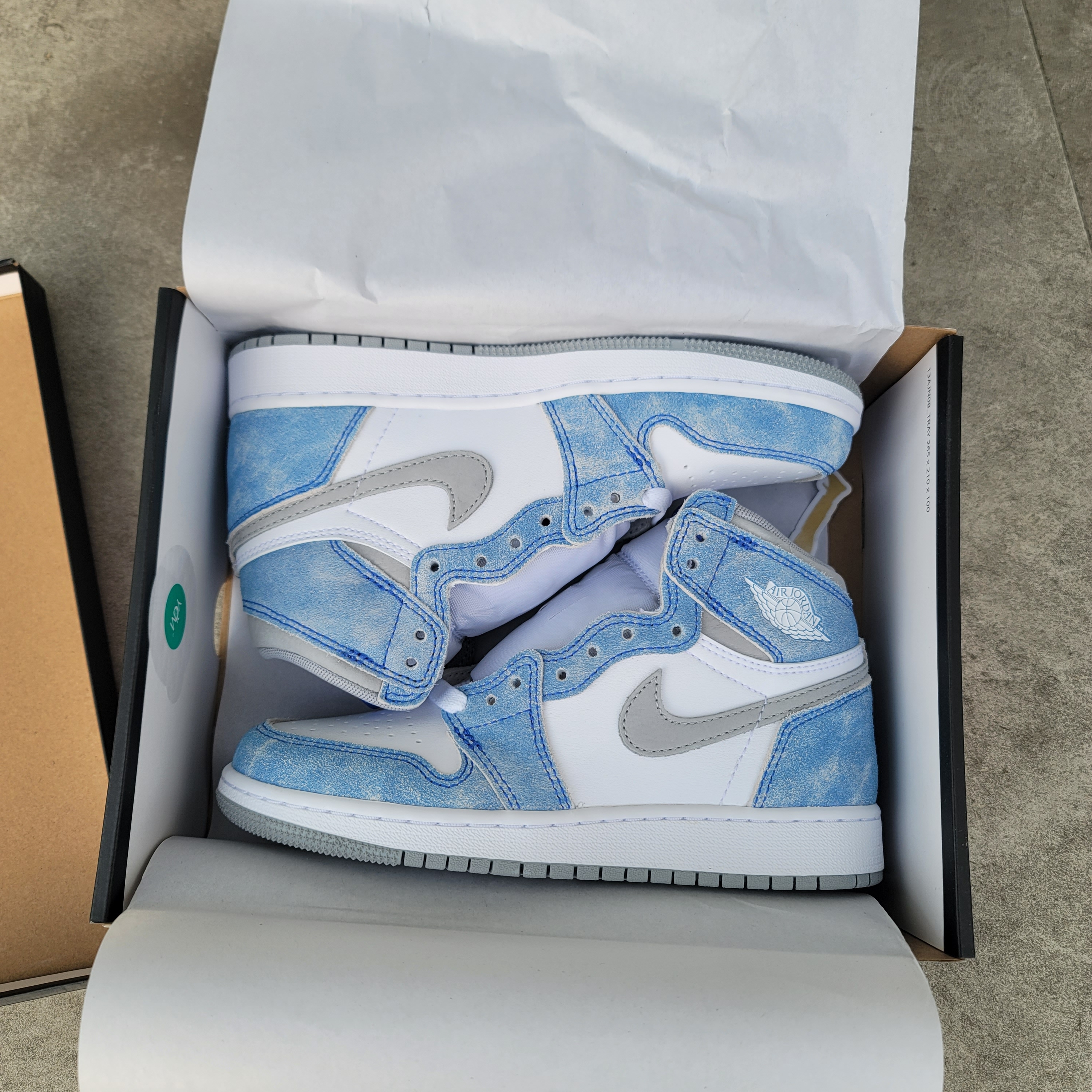 (GS) Jordan 1 Retro High OG Hyper Royal 착용 스타일 - 2