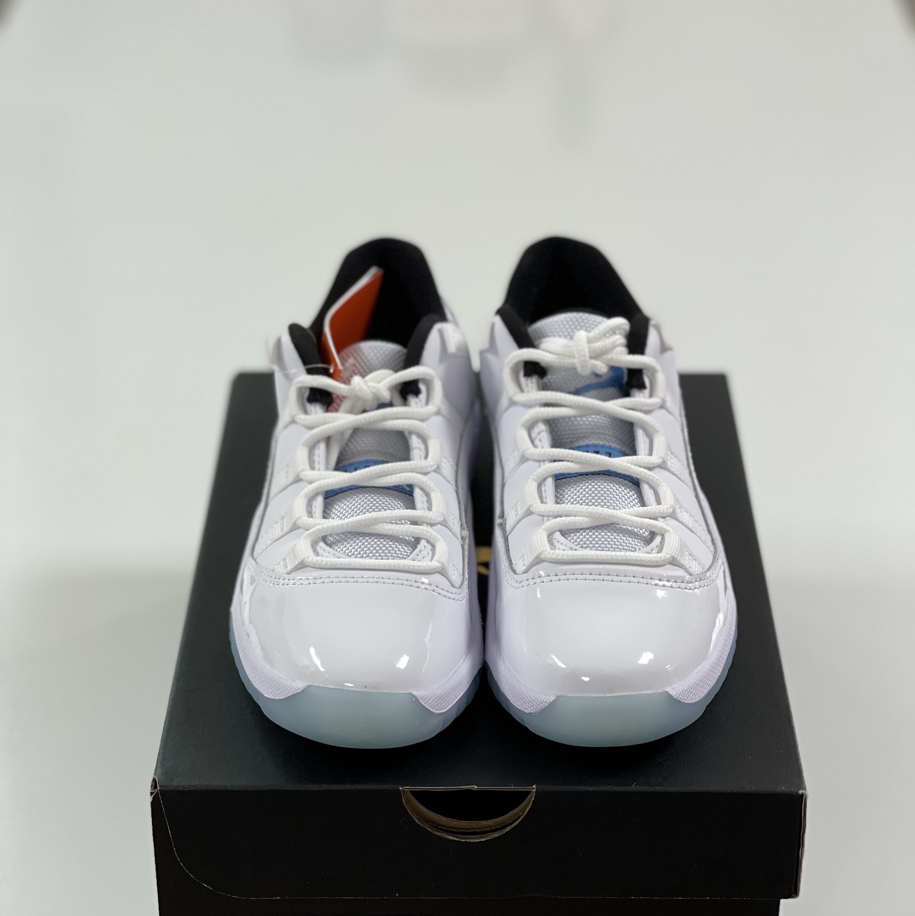 (PS) Jordan 11 Retro Low Legend Blue 착용 스타일 - 3
