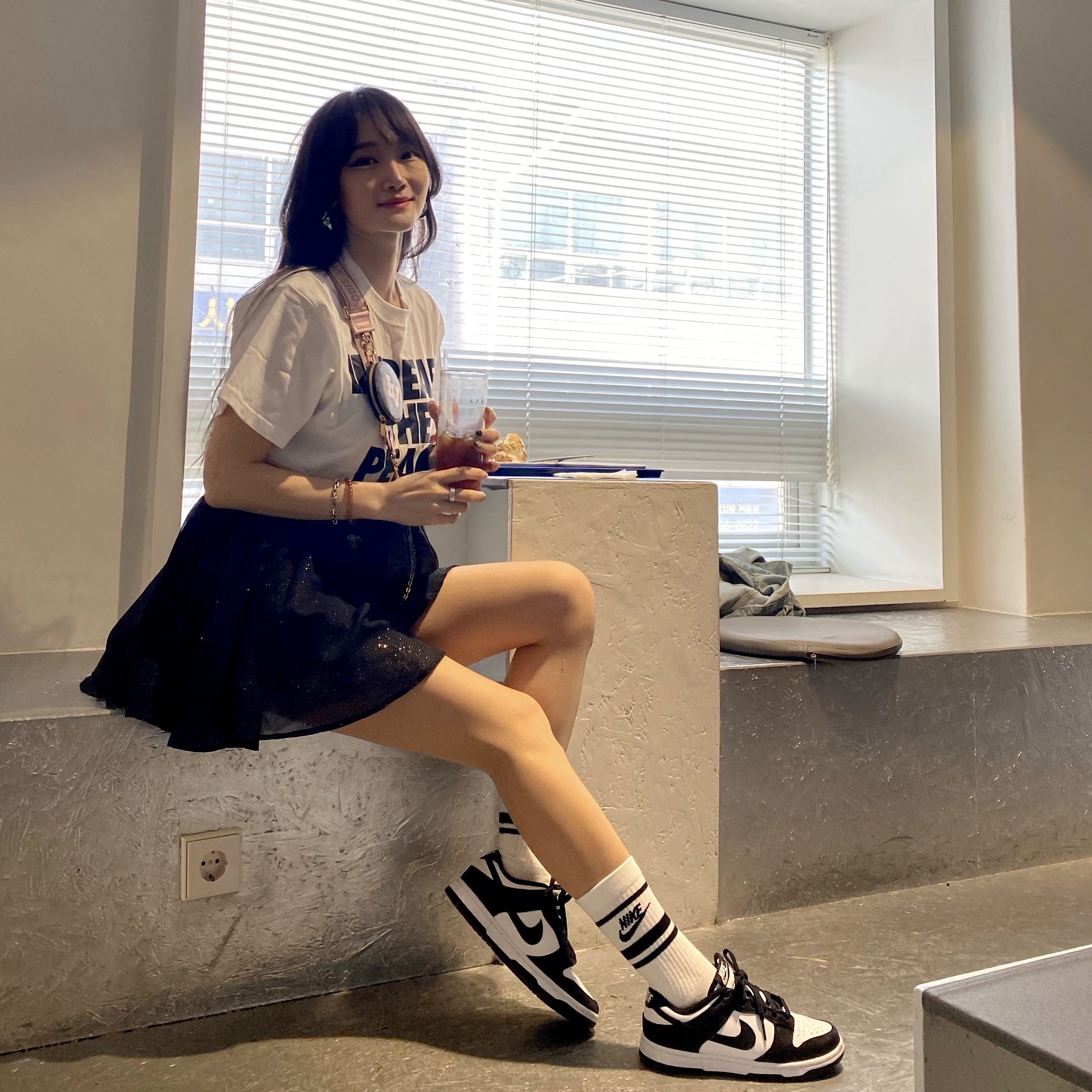 (W) Nike Dunk Low Black, Nike Dunk Low Retro Black 착용 스타일 - 2