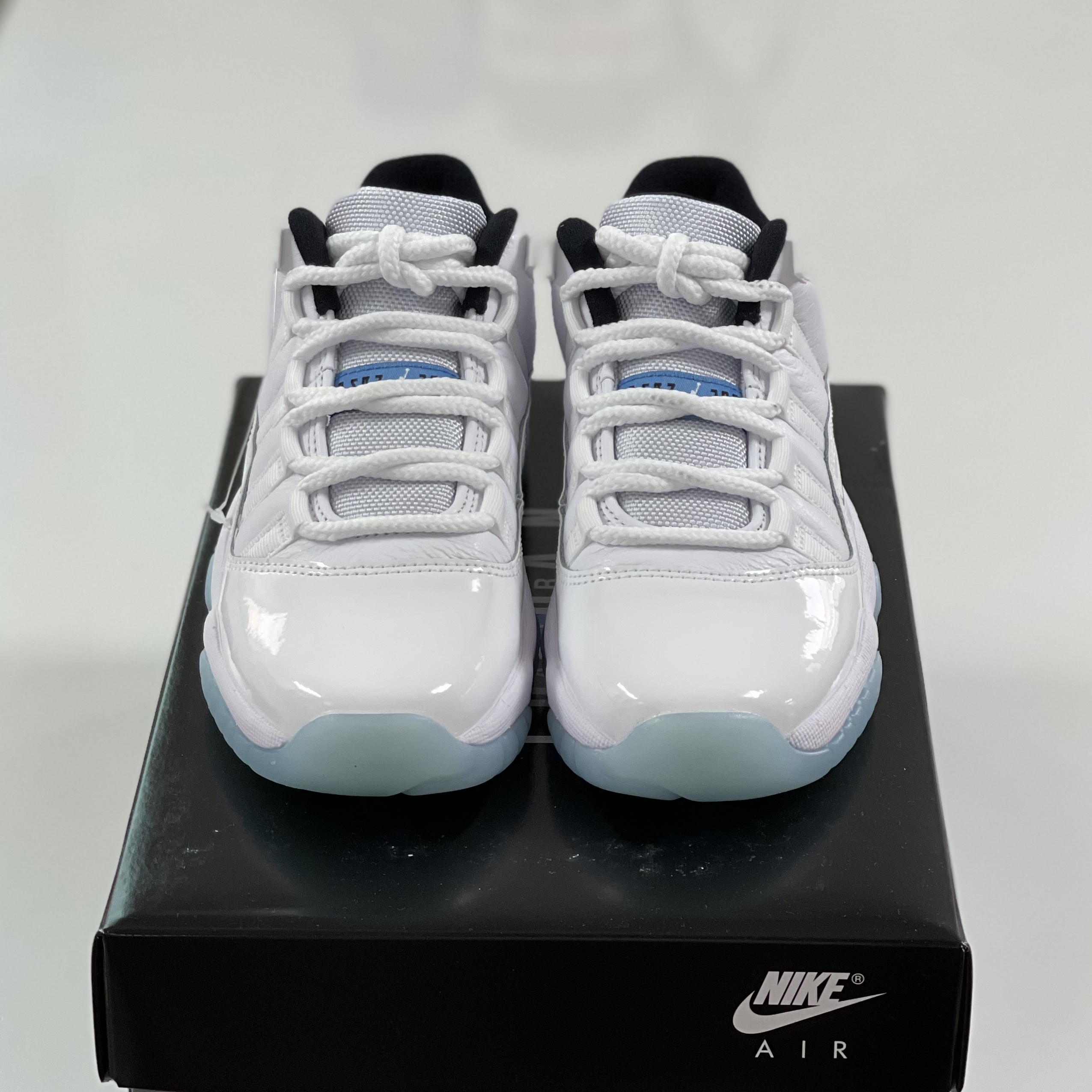 (GS) Jordan 11 Retro Low Legend Blue 착용 스타일 - 3