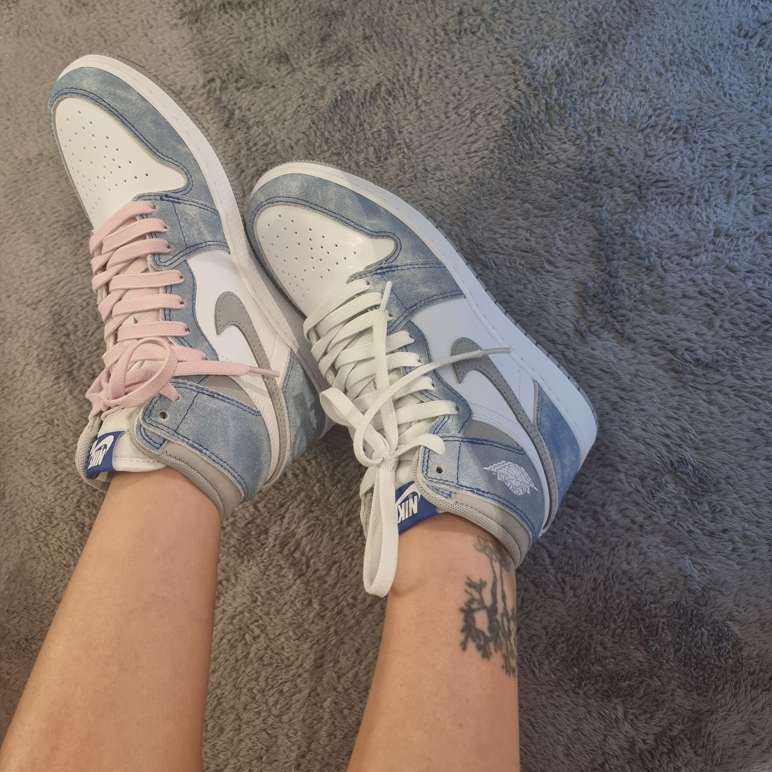 (GS) Jordan 1 Retro High OG Hyper Royal 착용 스타일 - 1