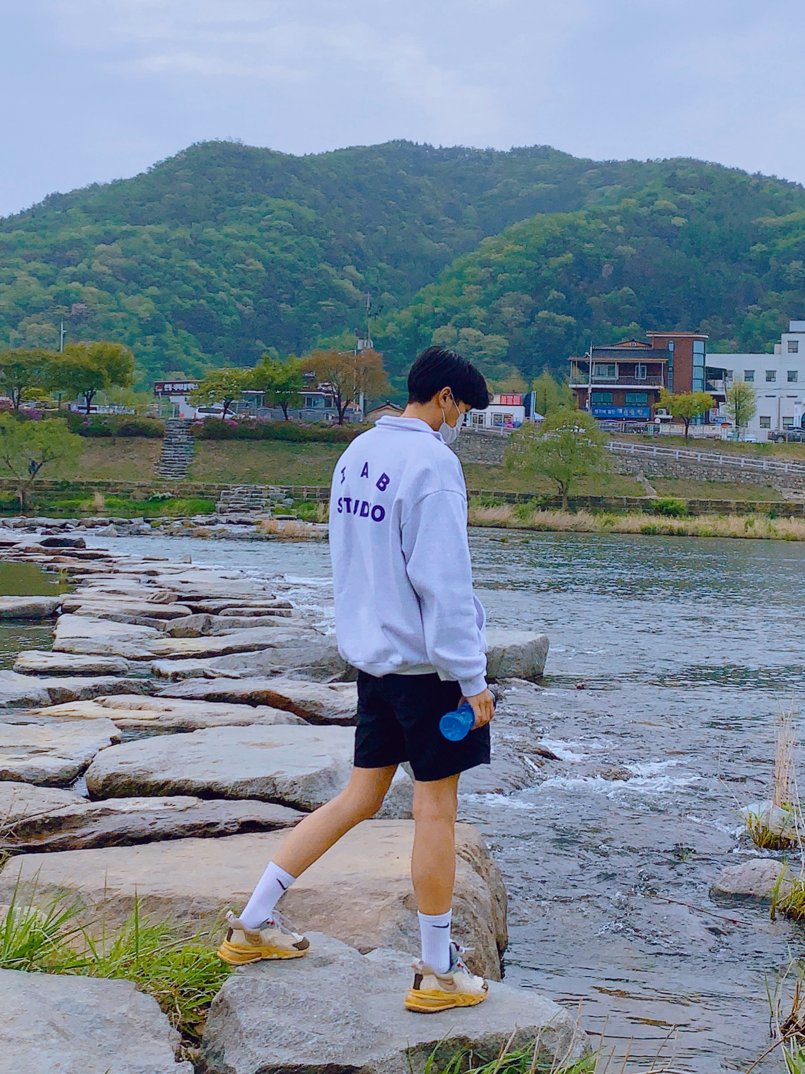 IAB Studio Half Zip Pullover Light Gray, Nike x Travis Scott Air Max 270 React Cactus Trails 착용 스타일