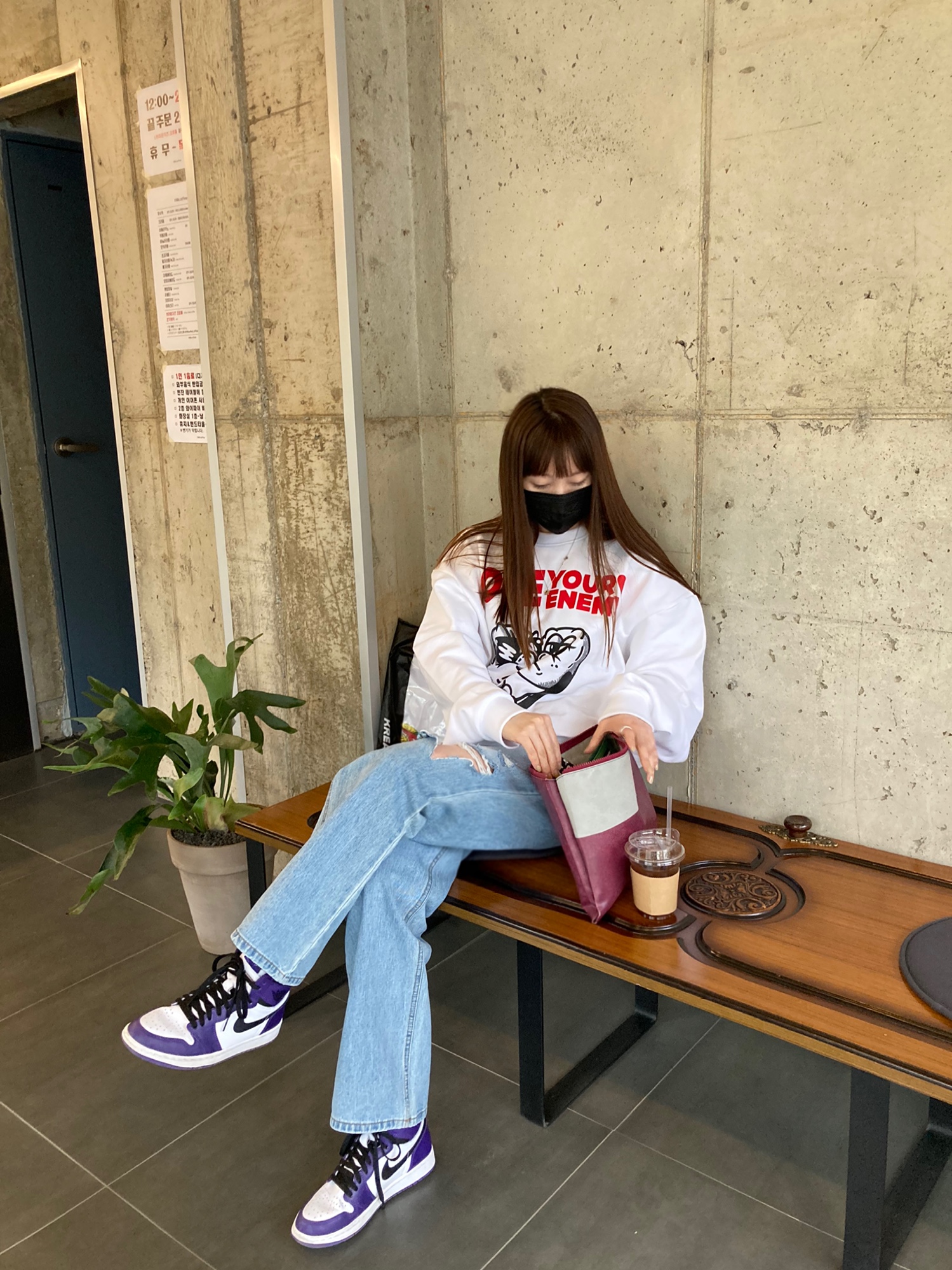 Jordan 1 Retro High OG Court Purple 2020 착용 스타일 - 3