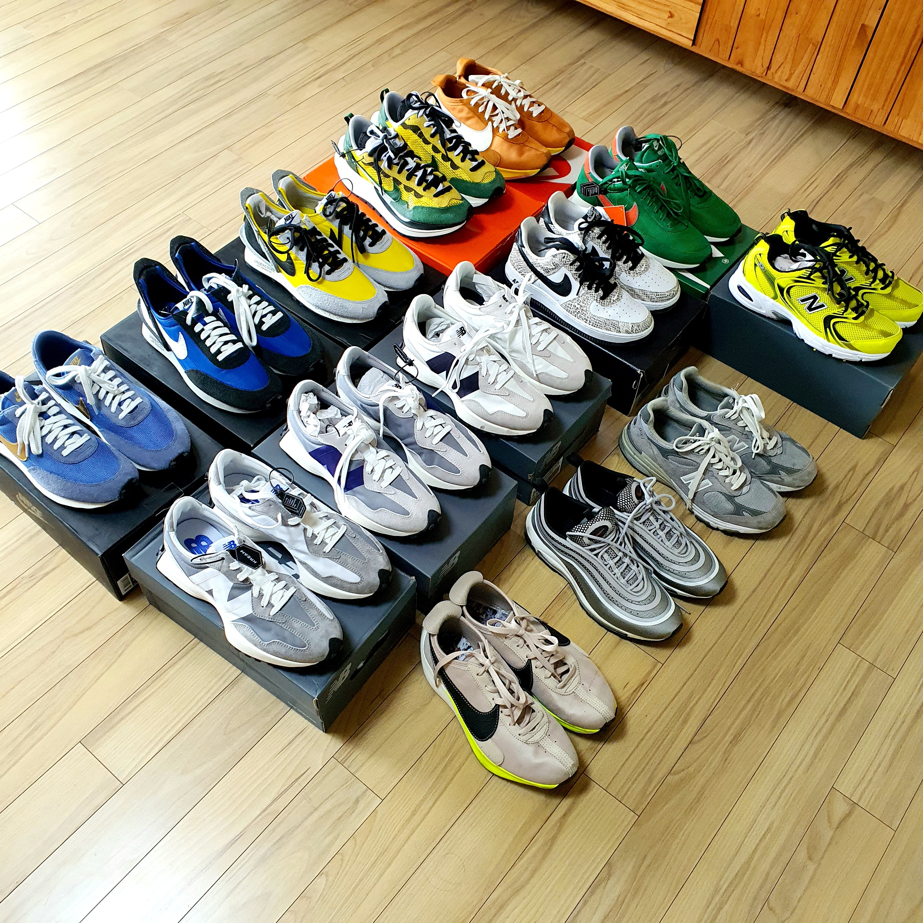 Nike x Sacai VaporWaffle Tour Yellow & Gorge Green Sail, Nike Moon Racer Monarch 착용 스타일