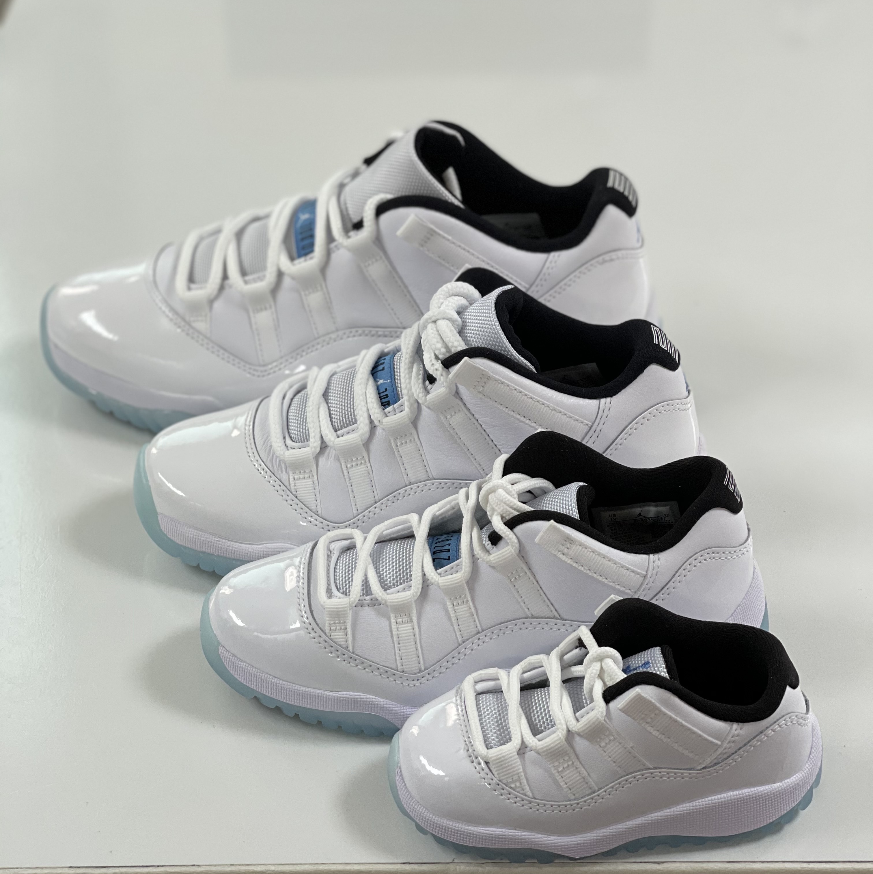 Jordan 11 Retro Low Legend Blue, (GS) Jordan 11 Retro Low Legend Blue 착용 스타일 - 1