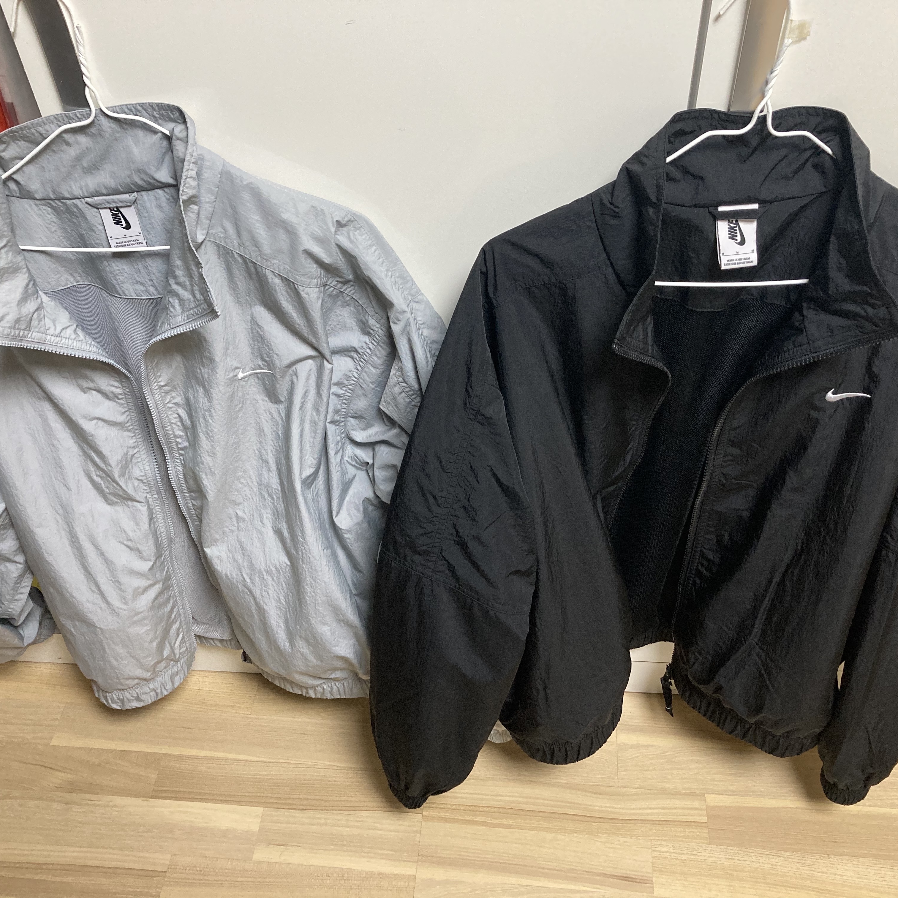 Nike M NRG Solo Swoosh Track Jacket Black - Asia, Nike M NRG Track Jacket Light Smoke Grey 착용 스타일