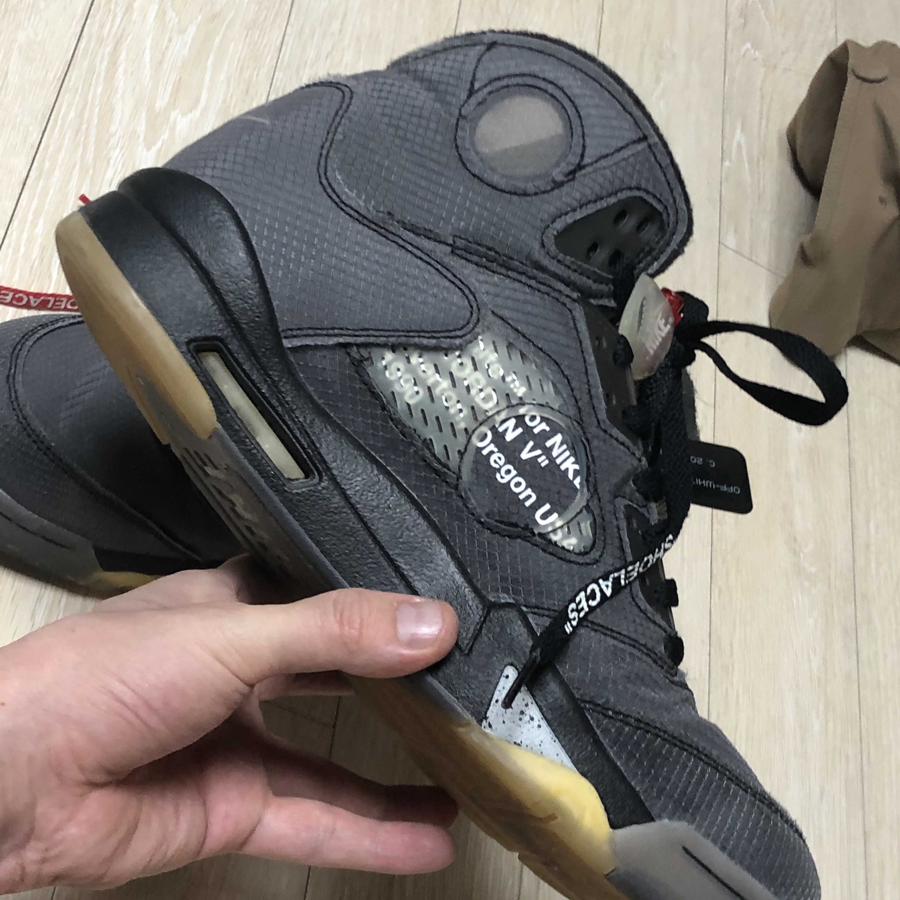 Jordan 5 x Off-White Retro SP Black Muslin 착용 스타일 - 4
