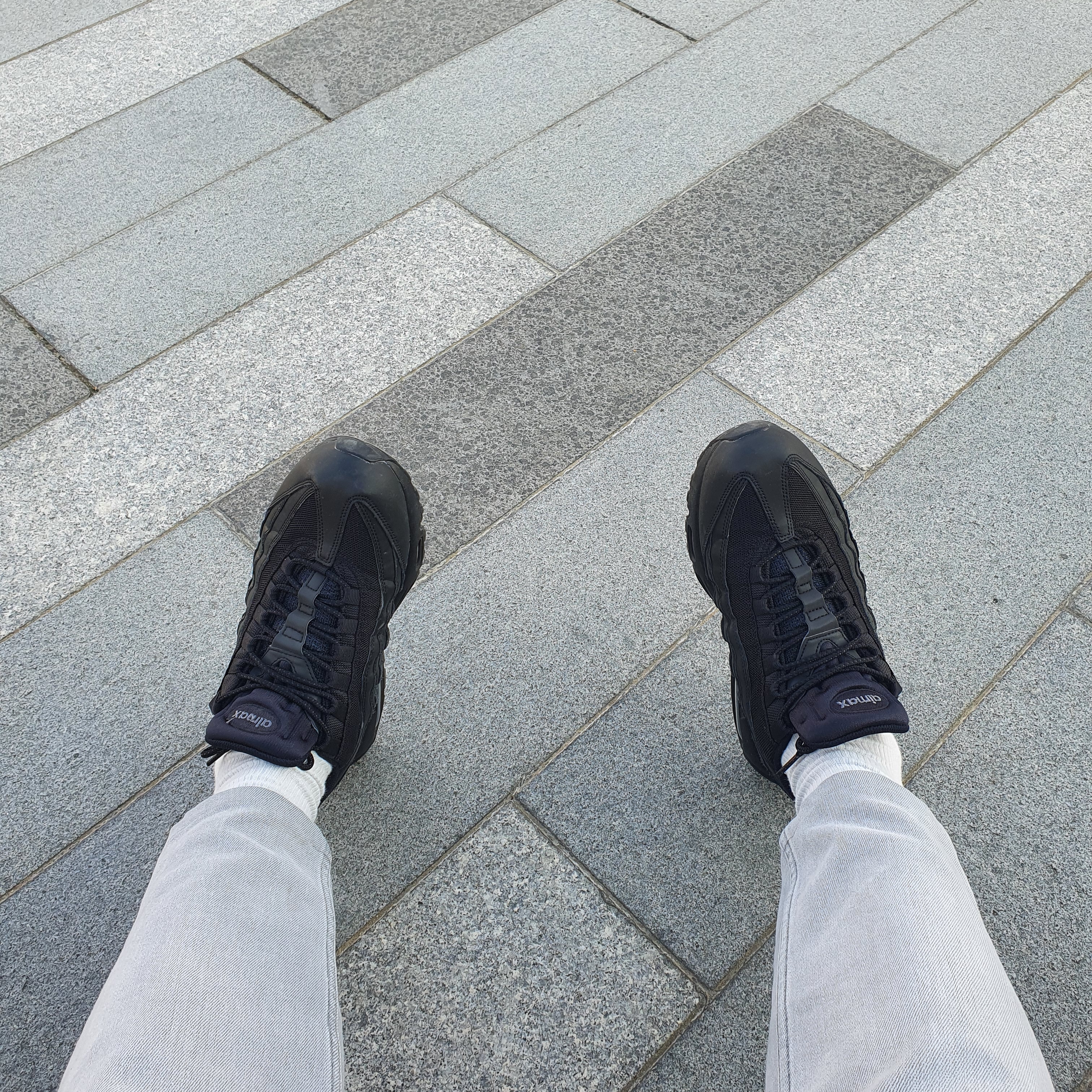 Nike Air Max 95 Essential Triple Black 2020 착용 스타일