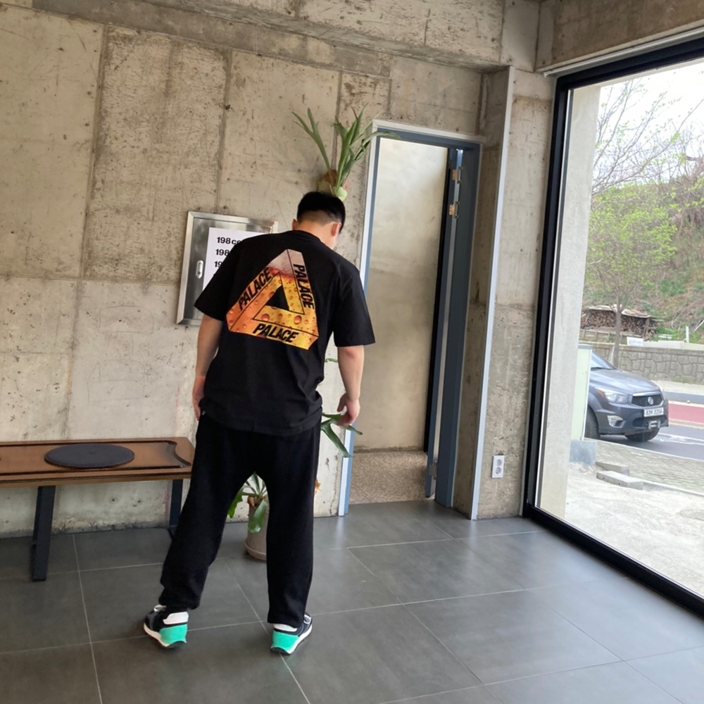 Palace Tri-Lager T-Shirt Black - 20FW, Nike Daybreak Type N.354 Black 착용 스타일