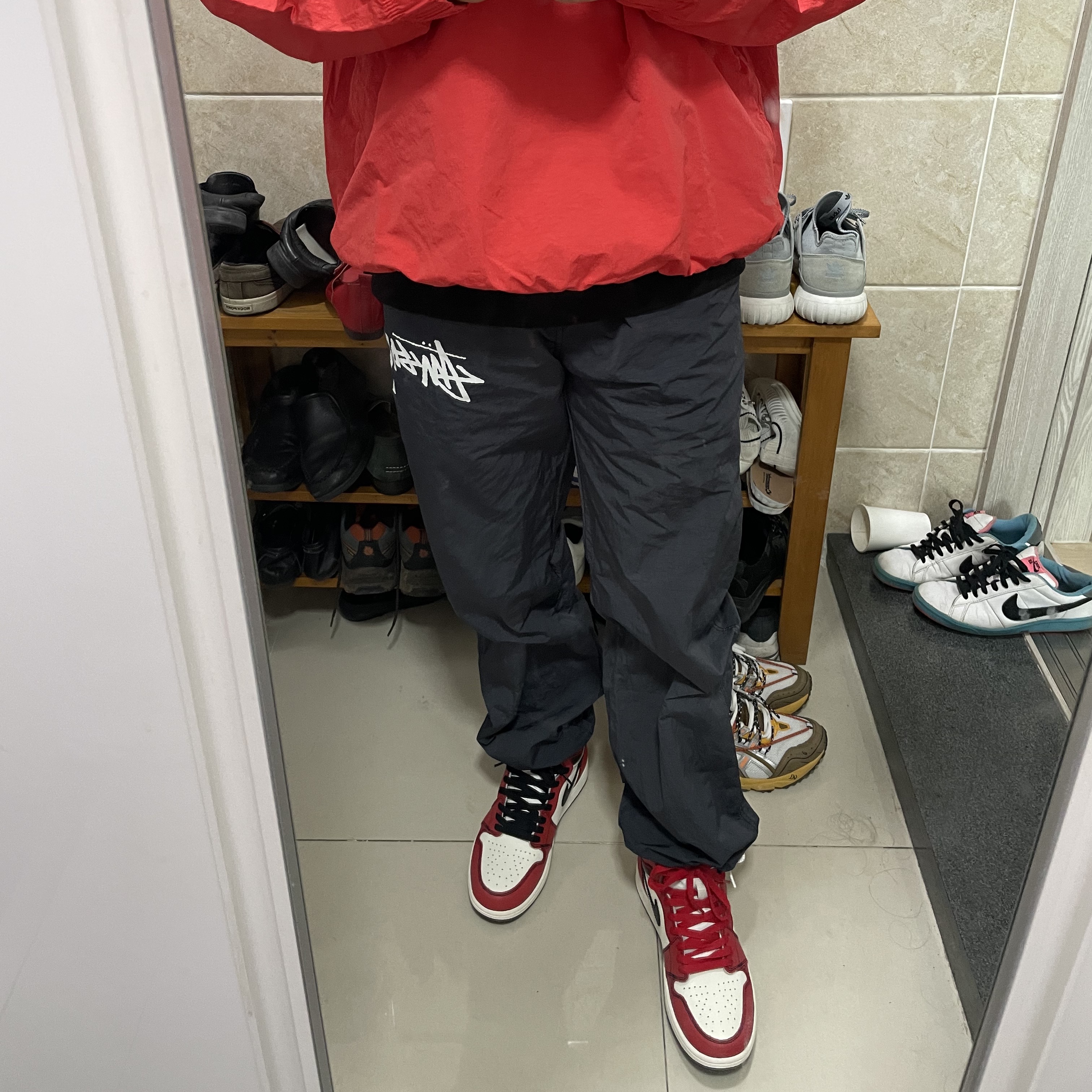 Jordan 1 Retro High OG Defiant SB LA to Chicago, Nike x Stussy Beach Pants Off Noir 착용 스타일 - 5