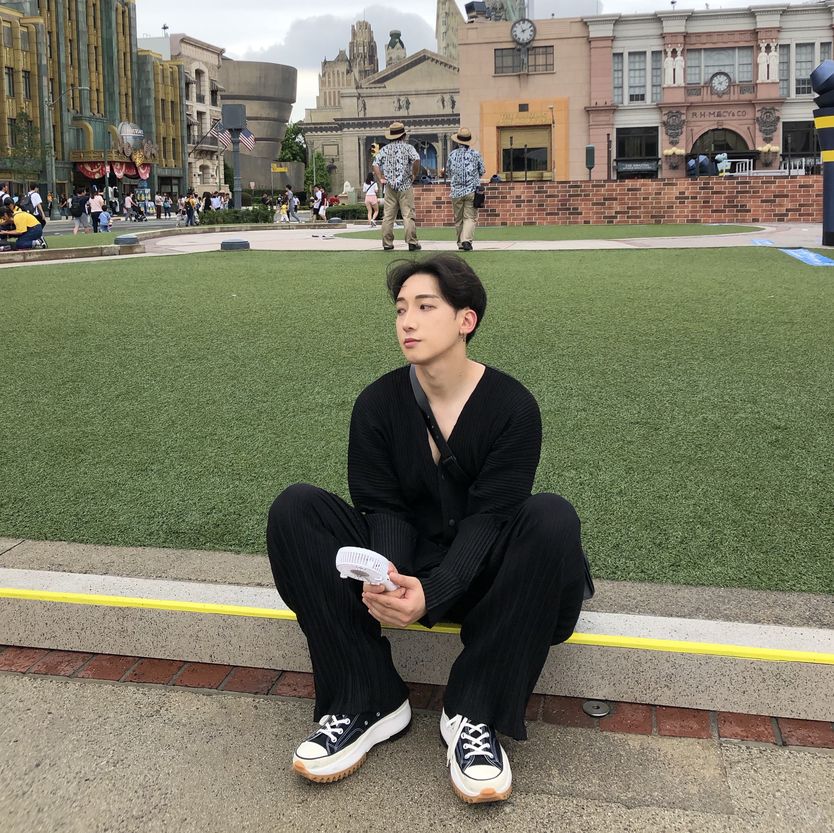 Converse x JW Anderson Run Star Hike Hi Black 착용 스타일 - 1