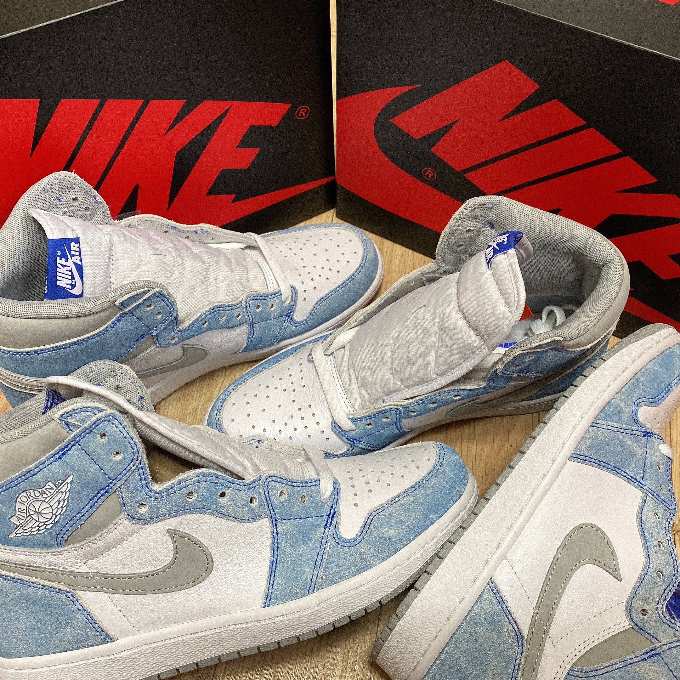 Jordan 1 Retro High OG Hyper Royal 착용 스타일 - 1