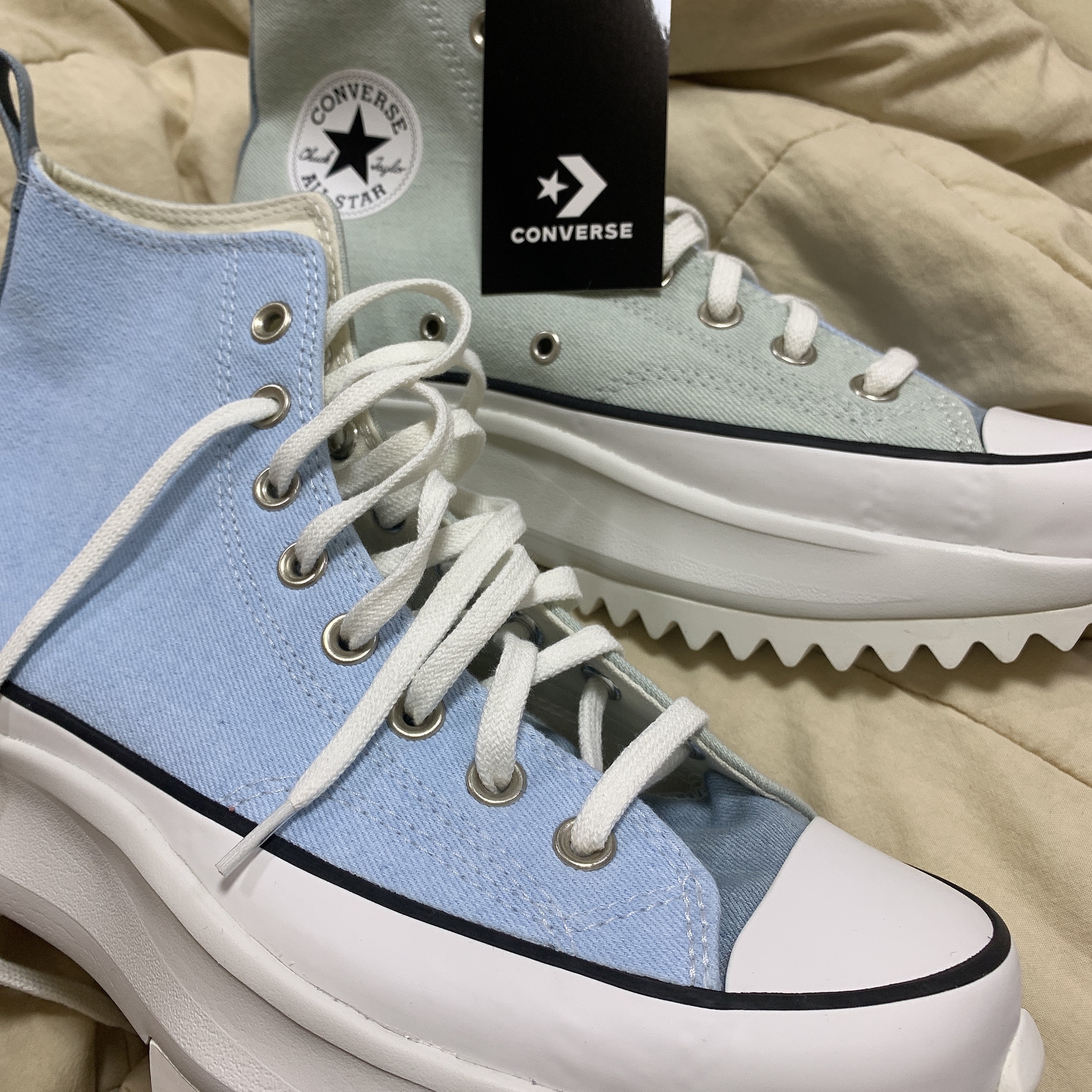 Converse Run Star Hike Hi Blue Vintage White 착용 스타일