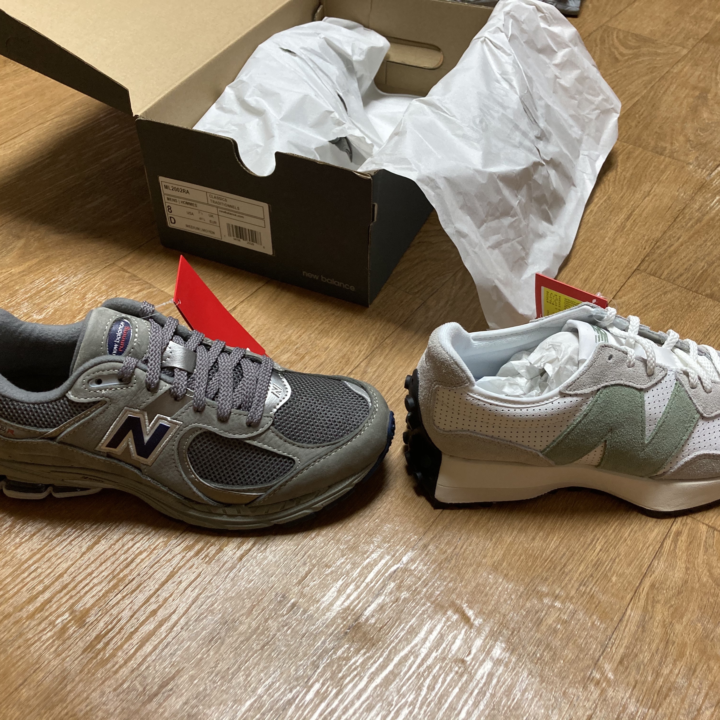 New Balance 2002R Gray, (W) New Balance 327 Grey Green - JD Sports Exclusive 착용 스타일 - 2