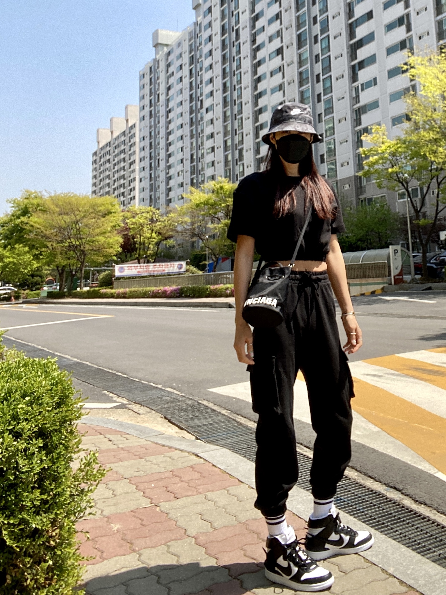 Nike x Ambush Dunk High Black, Nike Bucket Futura Tie-Dye Black 착용 스타일 - 1