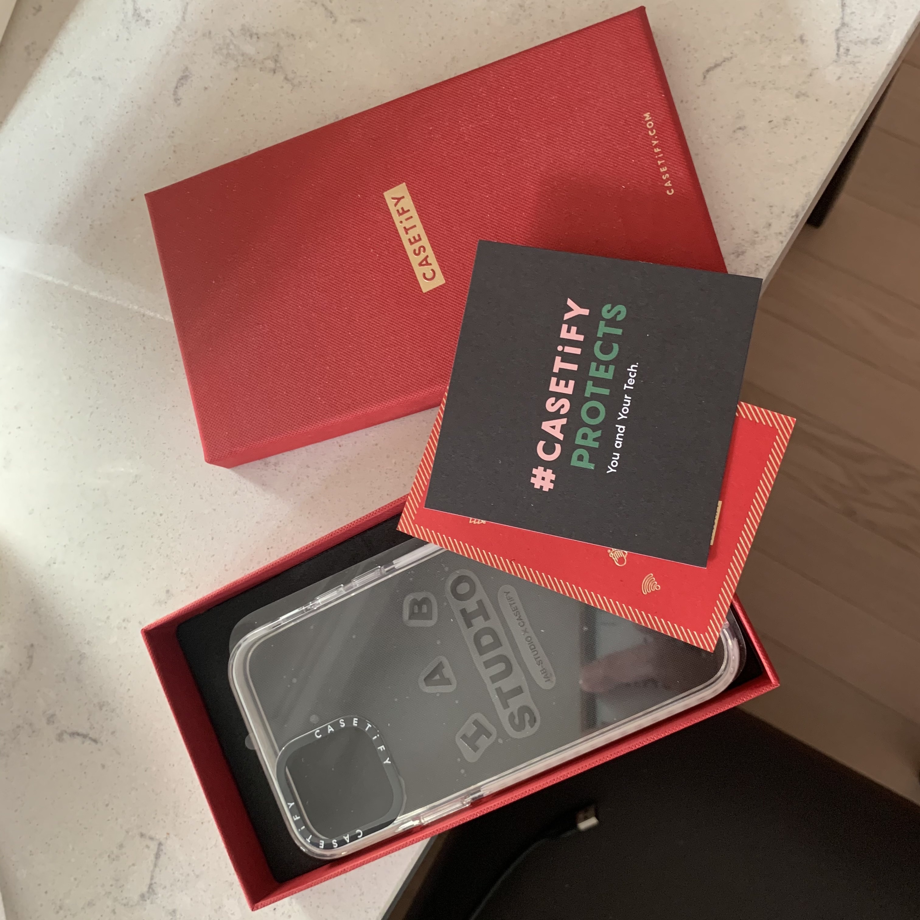 Casetify x IAB Studio iPhone Logo Case Clear 착용 스타일