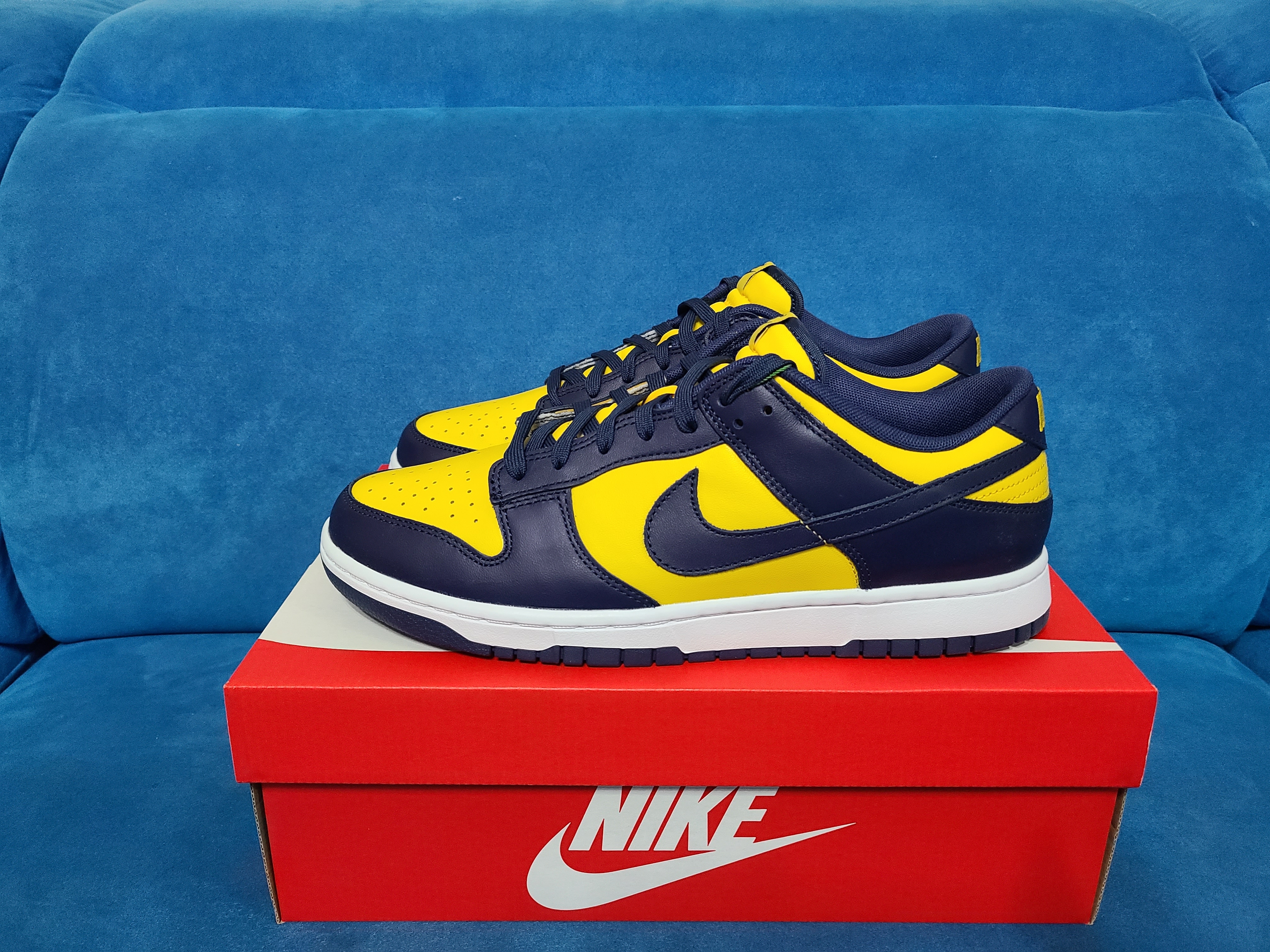 Nike Dunk Low Retro Varsity Maize, Nike Dunk High SP Maize & Blue 착용 스타일 - 1